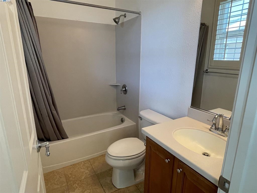 Detail Gallery Image 11 of 26 For 1503 Jetty Dr, Richmond,  CA 94804 - 3 Beds | 3/1 Baths