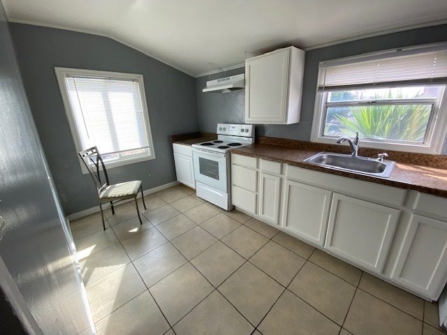 Detail Gallery Image 5 of 18 For 809 W 2nd St, Antioch,  CA 94509 - 3 Beds | 2/1 Baths