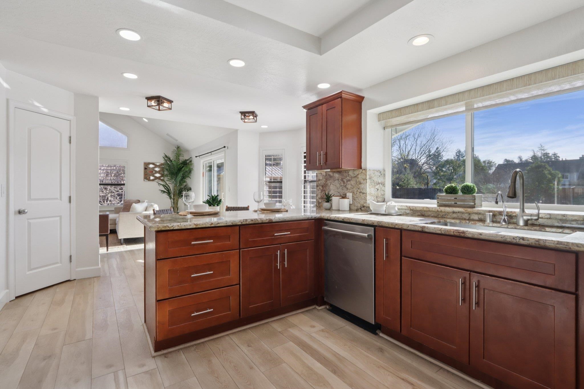 Detail Gallery Image 12 of 60 For 549 Regulus Rd, Livermore,  CA 94550 - 4 Beds | 3 Baths