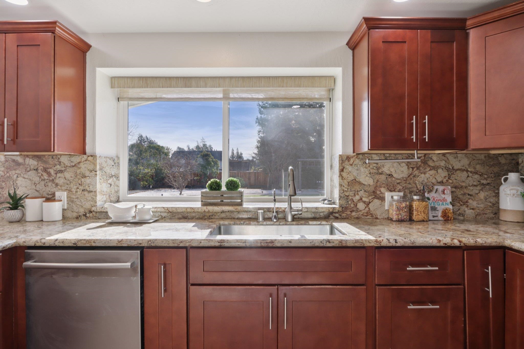 Detail Gallery Image 15 of 60 For 549 Regulus Rd, Livermore,  CA 94550 - 4 Beds | 3 Baths