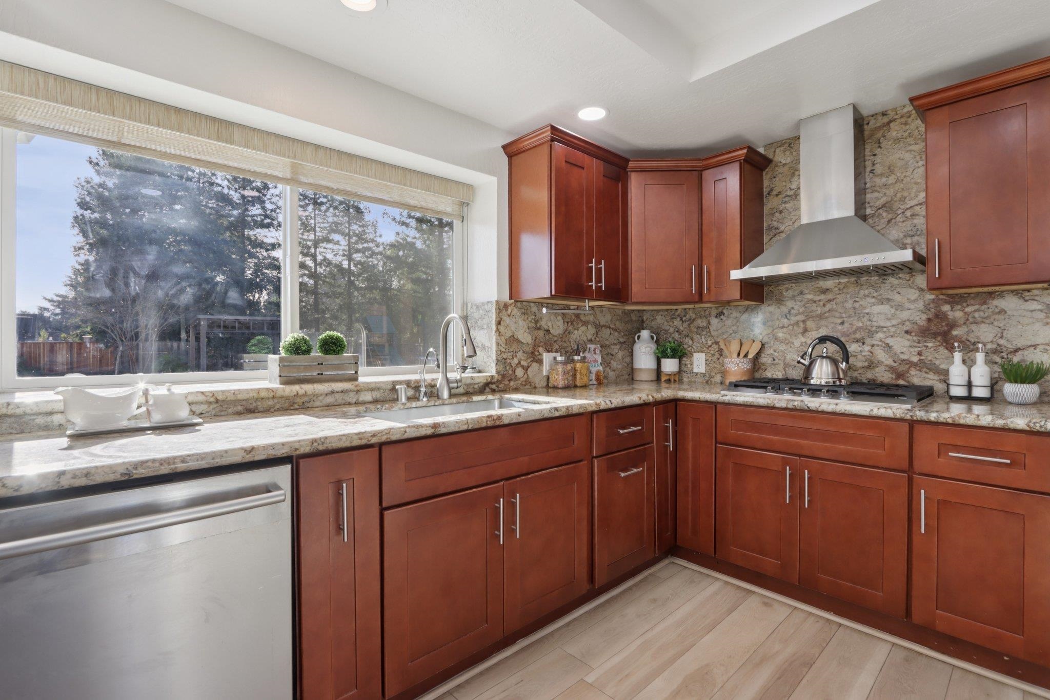 Detail Gallery Image 17 of 60 For 549 Regulus Rd, Livermore,  CA 94550 - 4 Beds | 3 Baths