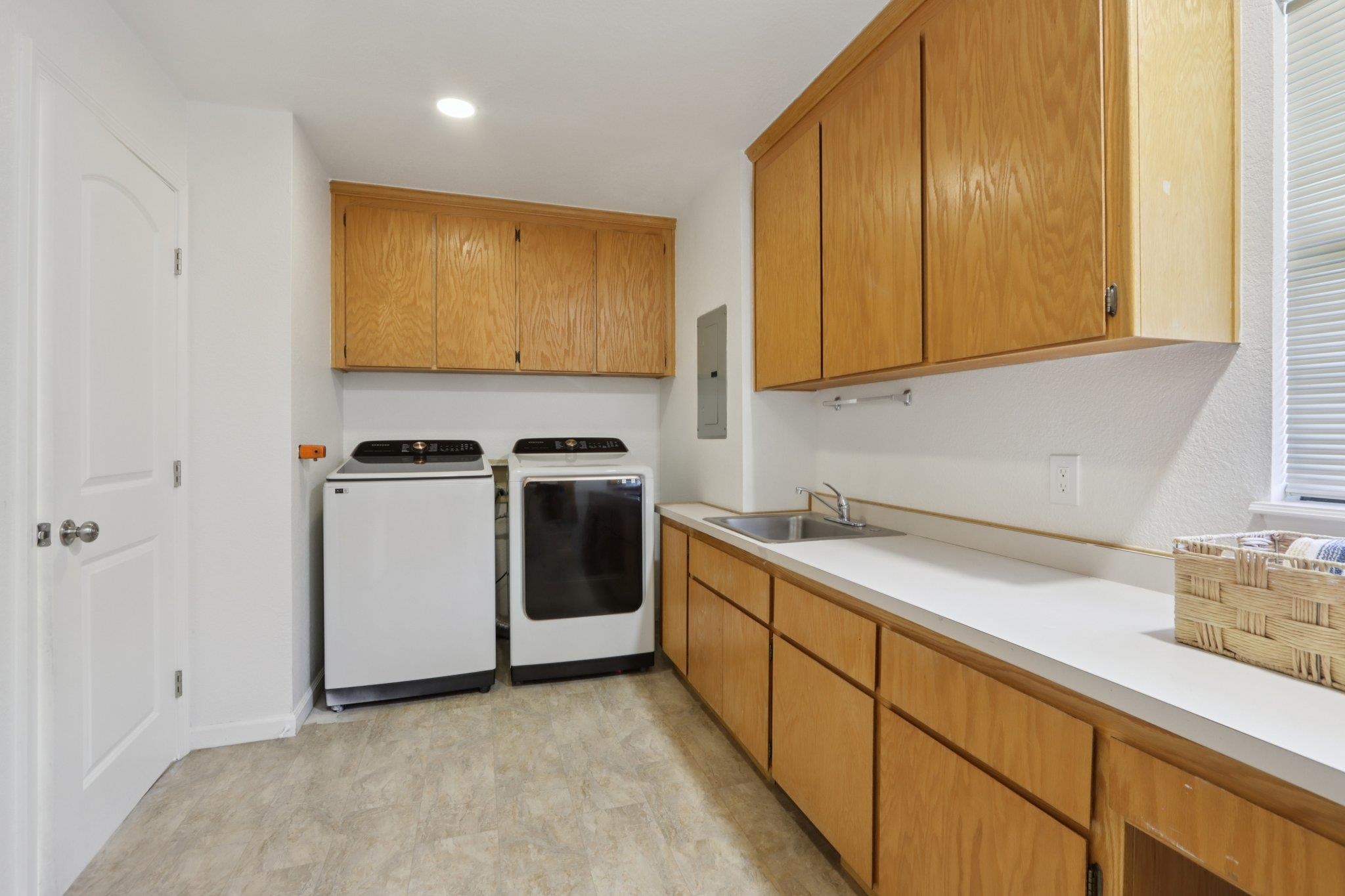 Detail Gallery Image 33 of 60 For 549 Regulus Rd, Livermore,  CA 94550 - 4 Beds | 3 Baths