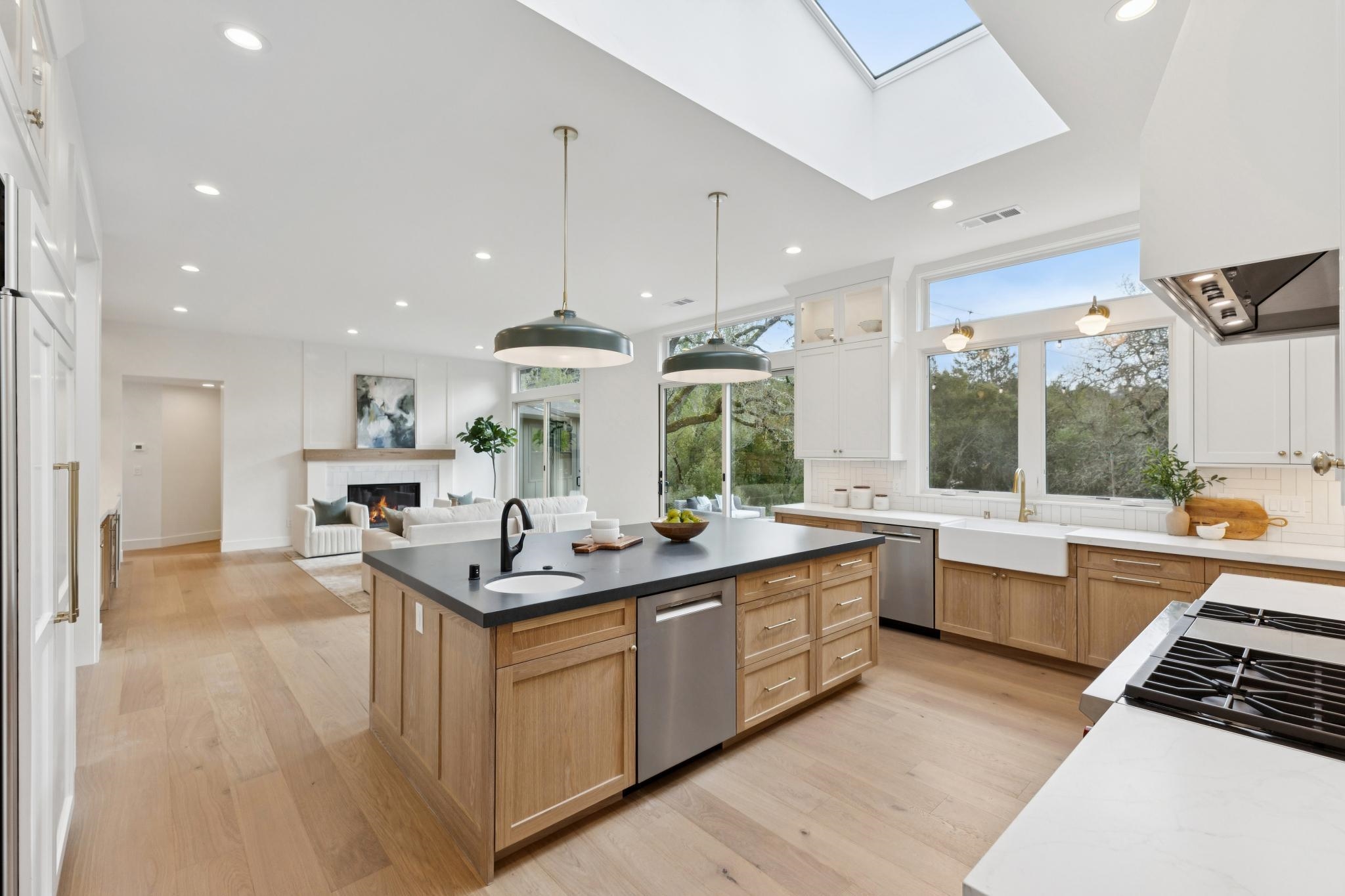 Detail Gallery Image 12 of 56 For 25 Snowberry Lane, Orinda,  CA 94563 - 5 Beds | 5/2 Baths