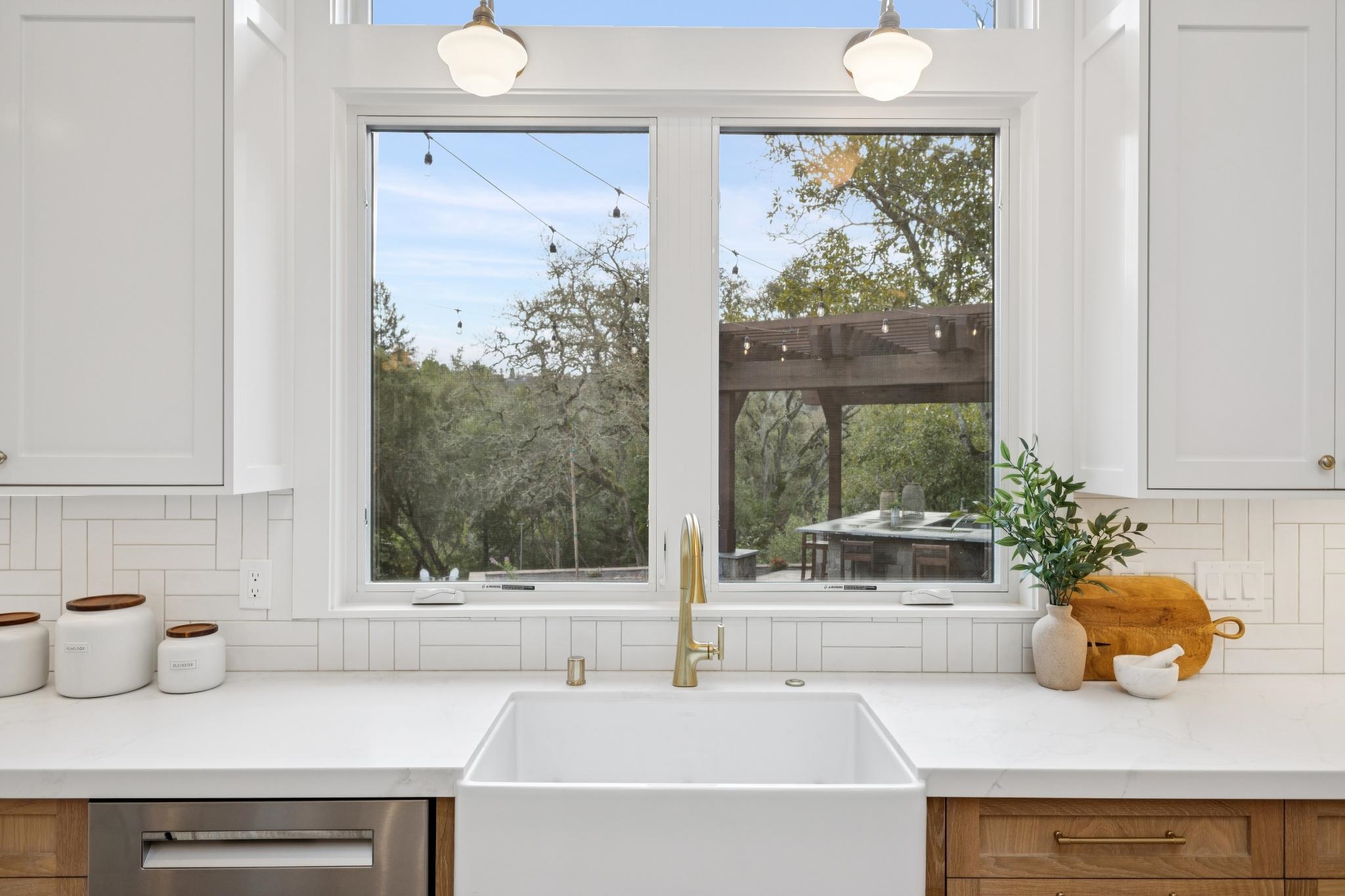 Detail Gallery Image 13 of 56 For 25 Snowberry Lane, Orinda,  CA 94563 - 5 Beds | 5/2 Baths