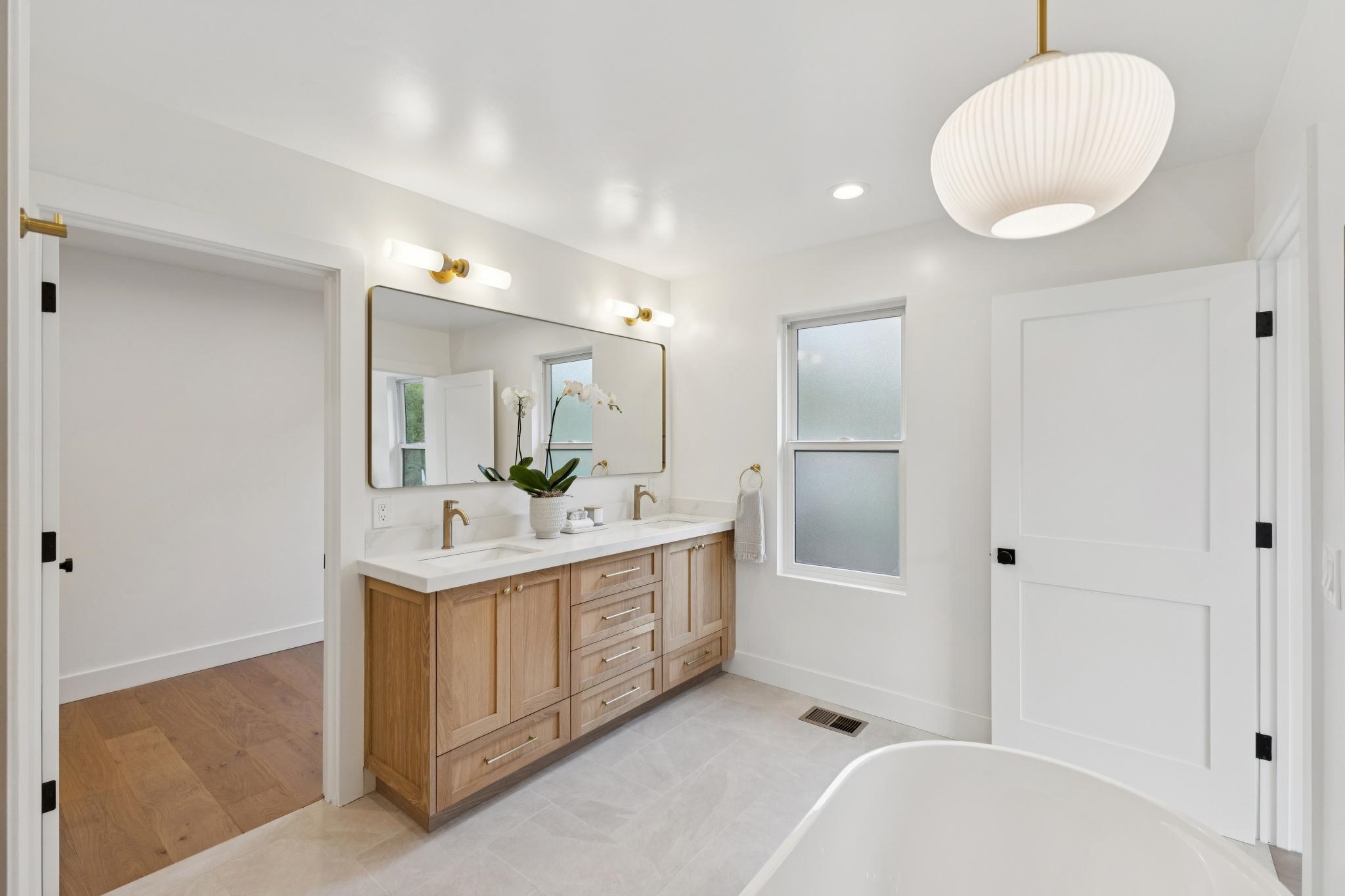 Detail Gallery Image 29 of 56 For 25 Snowberry Lane, Orinda,  CA 94563 - 5 Beds | 5/2 Baths