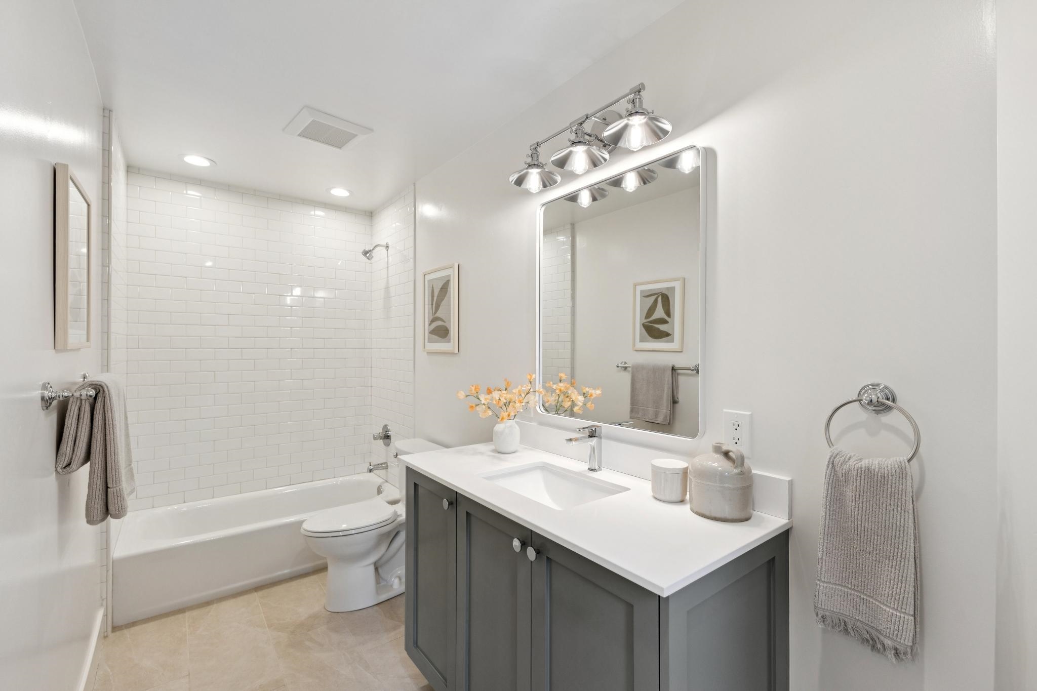 Detail Gallery Image 35 of 56 For 25 Snowberry Lane, Orinda,  CA 94563 - 5 Beds | 5/2 Baths