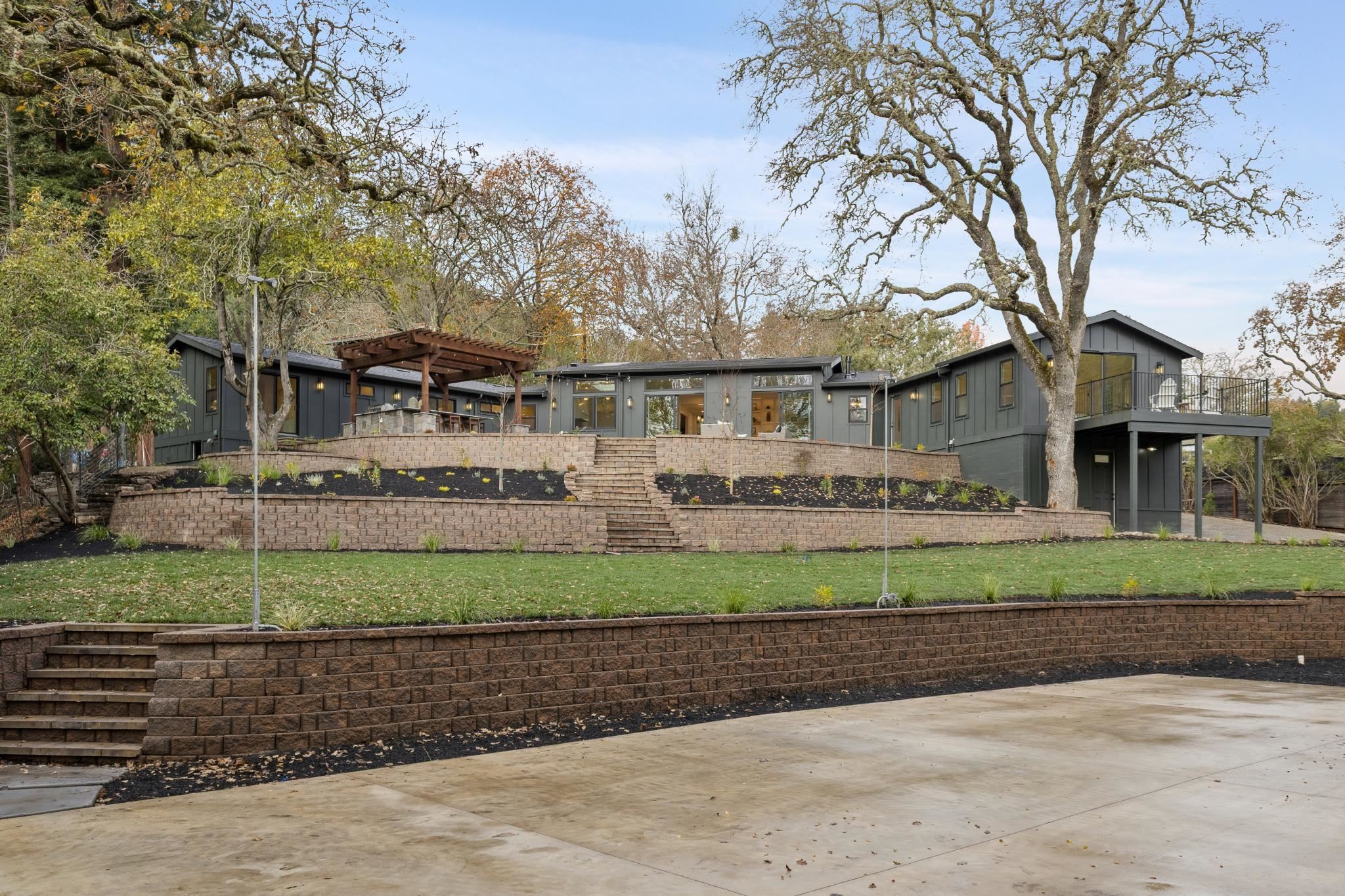 Detail Gallery Image 44 of 56 For 25 Snowberry Lane, Orinda,  CA 94563 - 5 Beds | 5/2 Baths