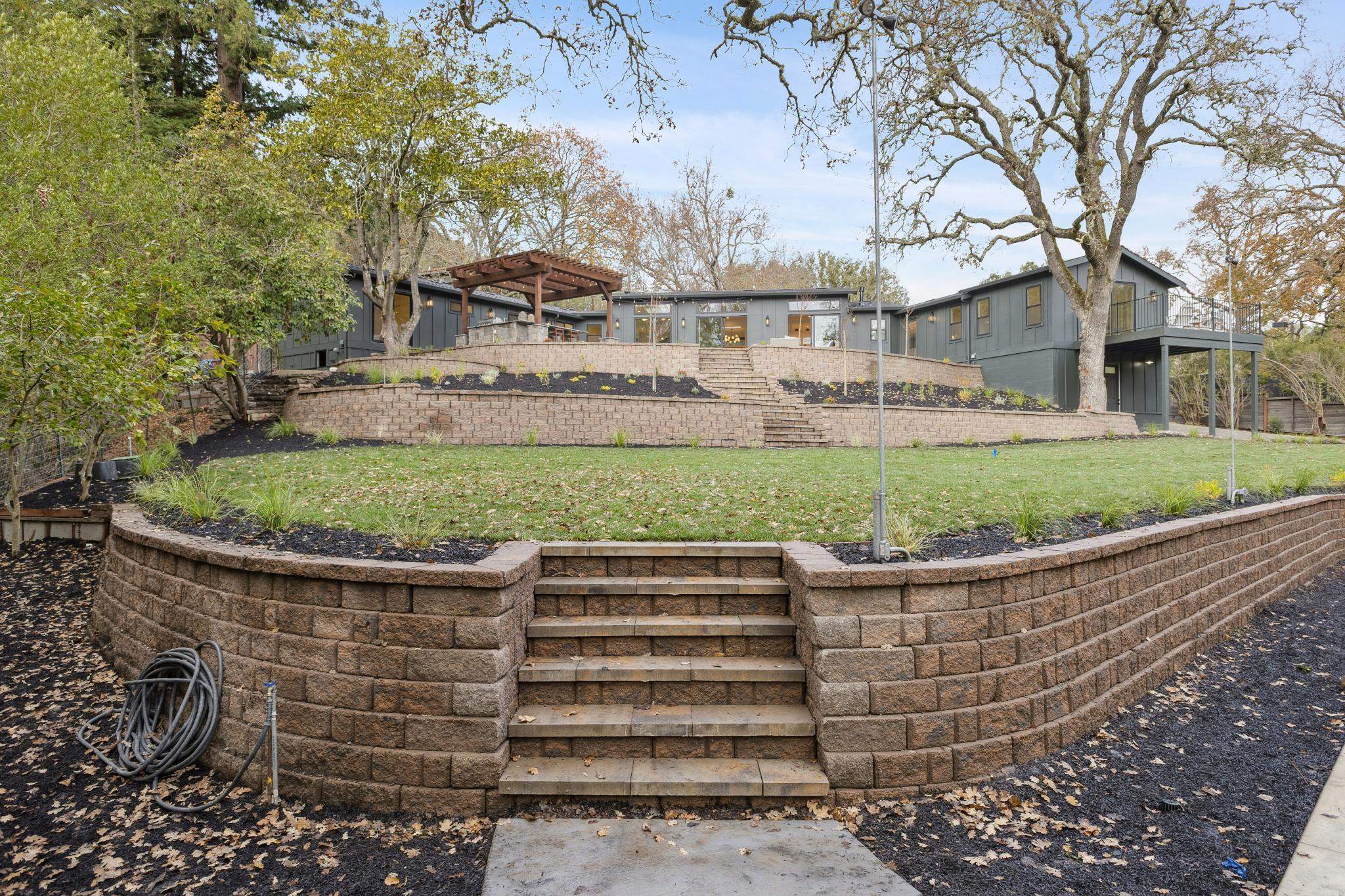 Detail Gallery Image 45 of 56 For 25 Snowberry Lane, Orinda,  CA 94563 - 5 Beds | 5/2 Baths