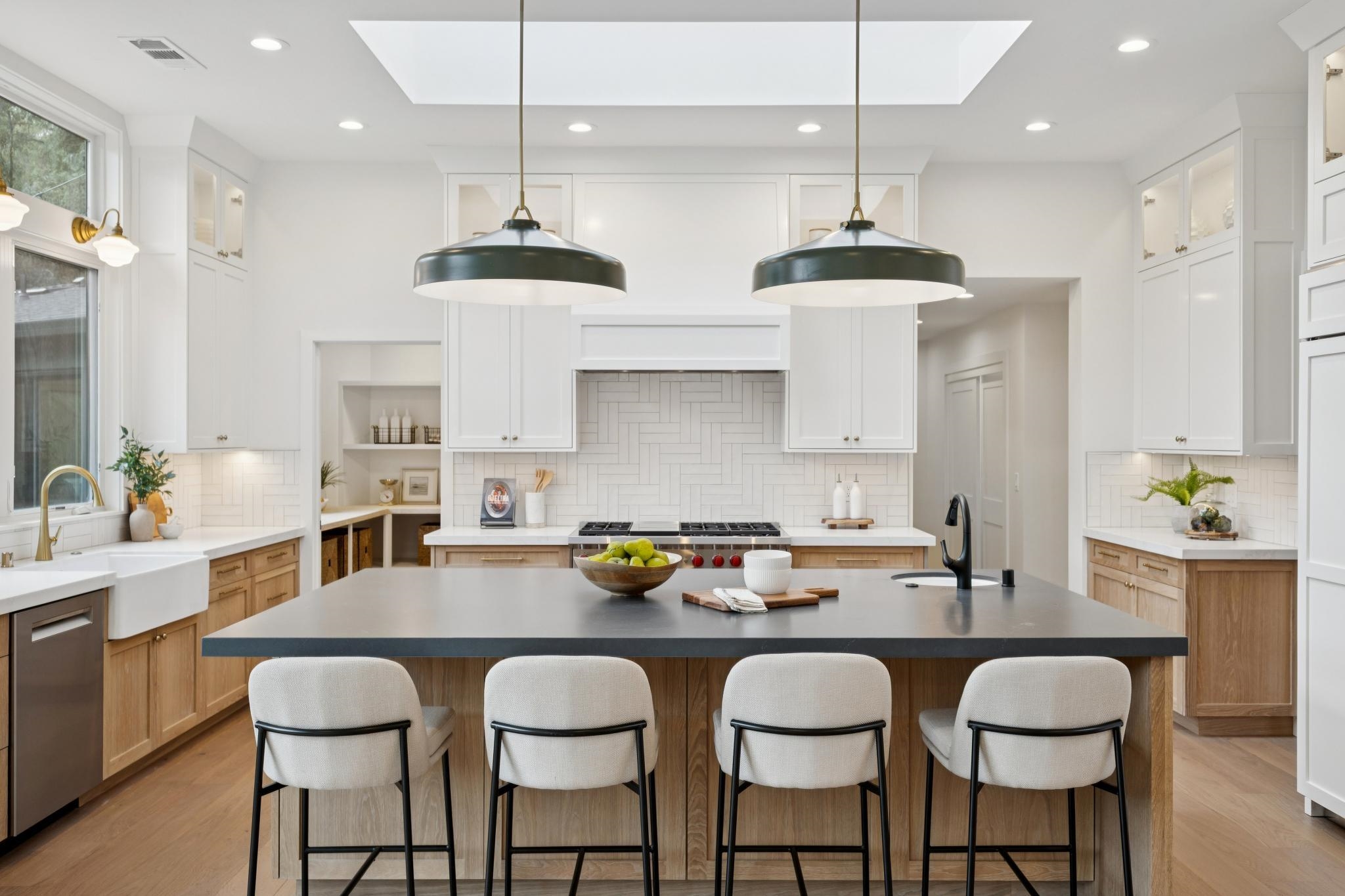 Detail Gallery Image 9 of 56 For 25 Snowberry Lane, Orinda,  CA 94563 - 5 Beds | 5/2 Baths