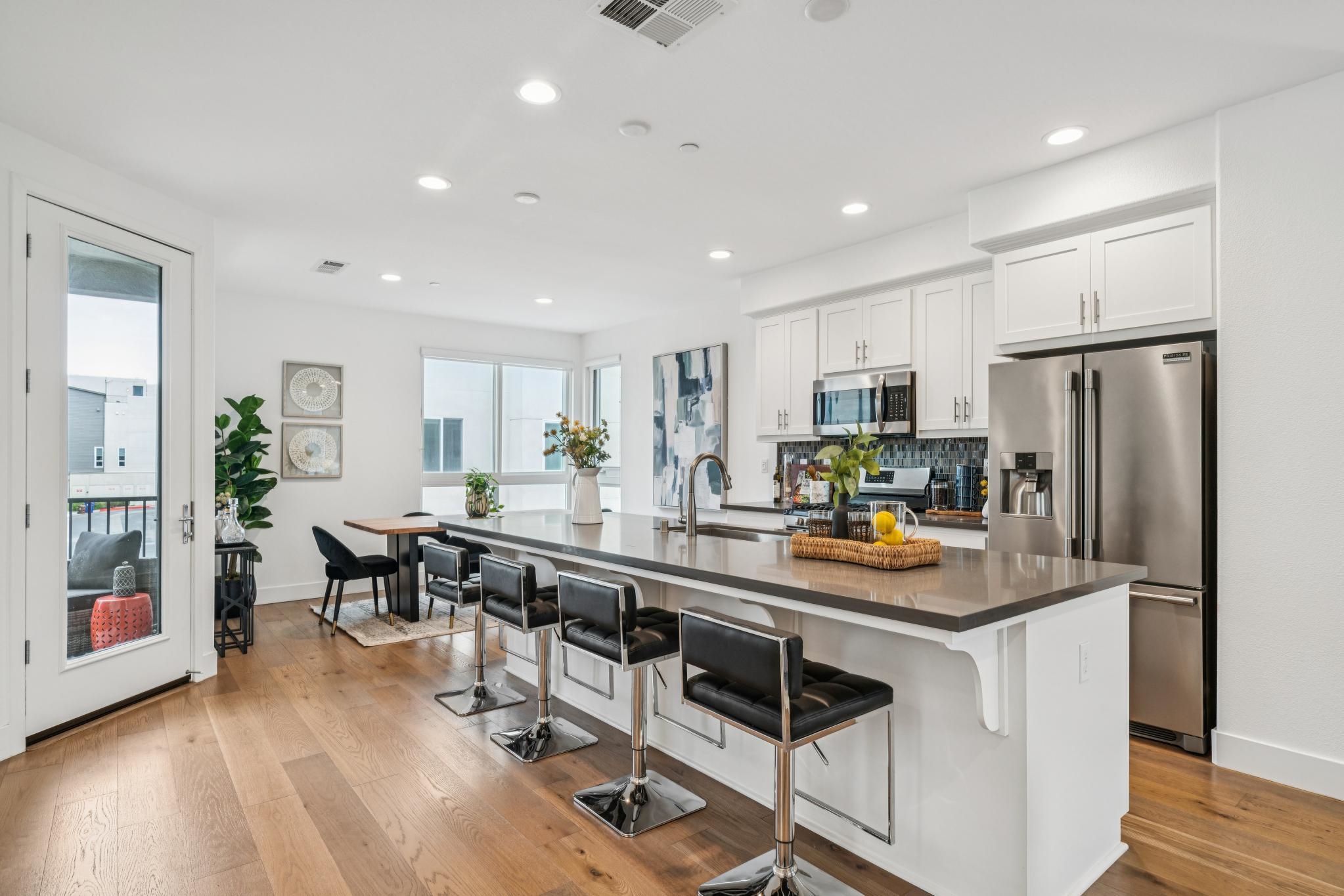 Detail Gallery Image 14 of 37 For 1440 Mast Cove Way, Richmond,  CA 94804 - 2 Beds | 2/1 Baths