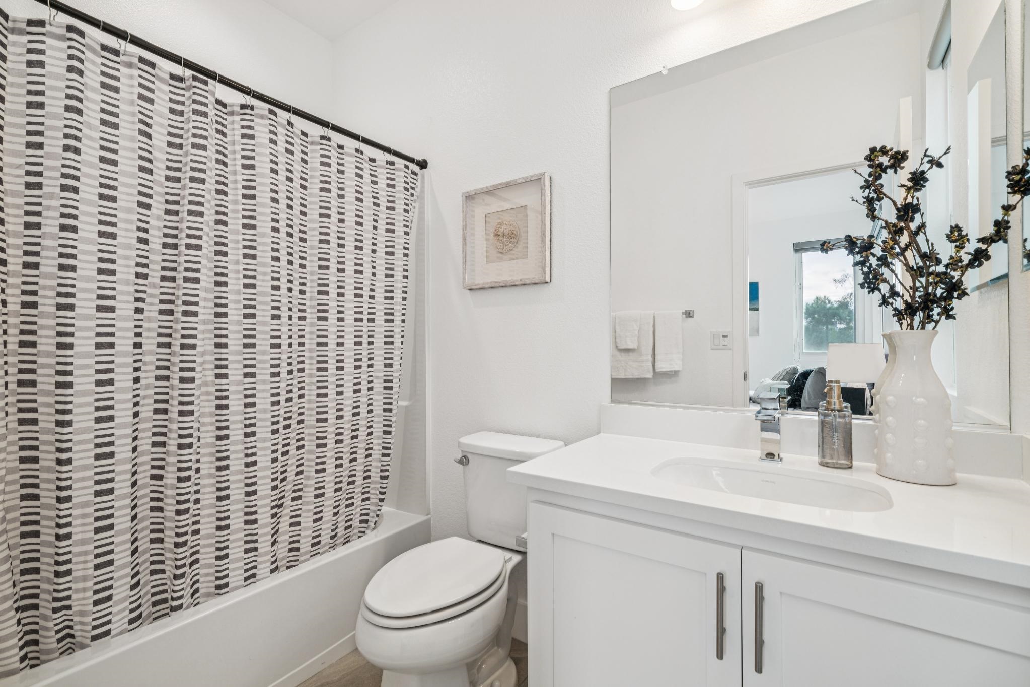 Detail Gallery Image 34 of 37 For 1440 Mast Cove Way, Richmond,  CA 94804 - 2 Beds | 2/1 Baths