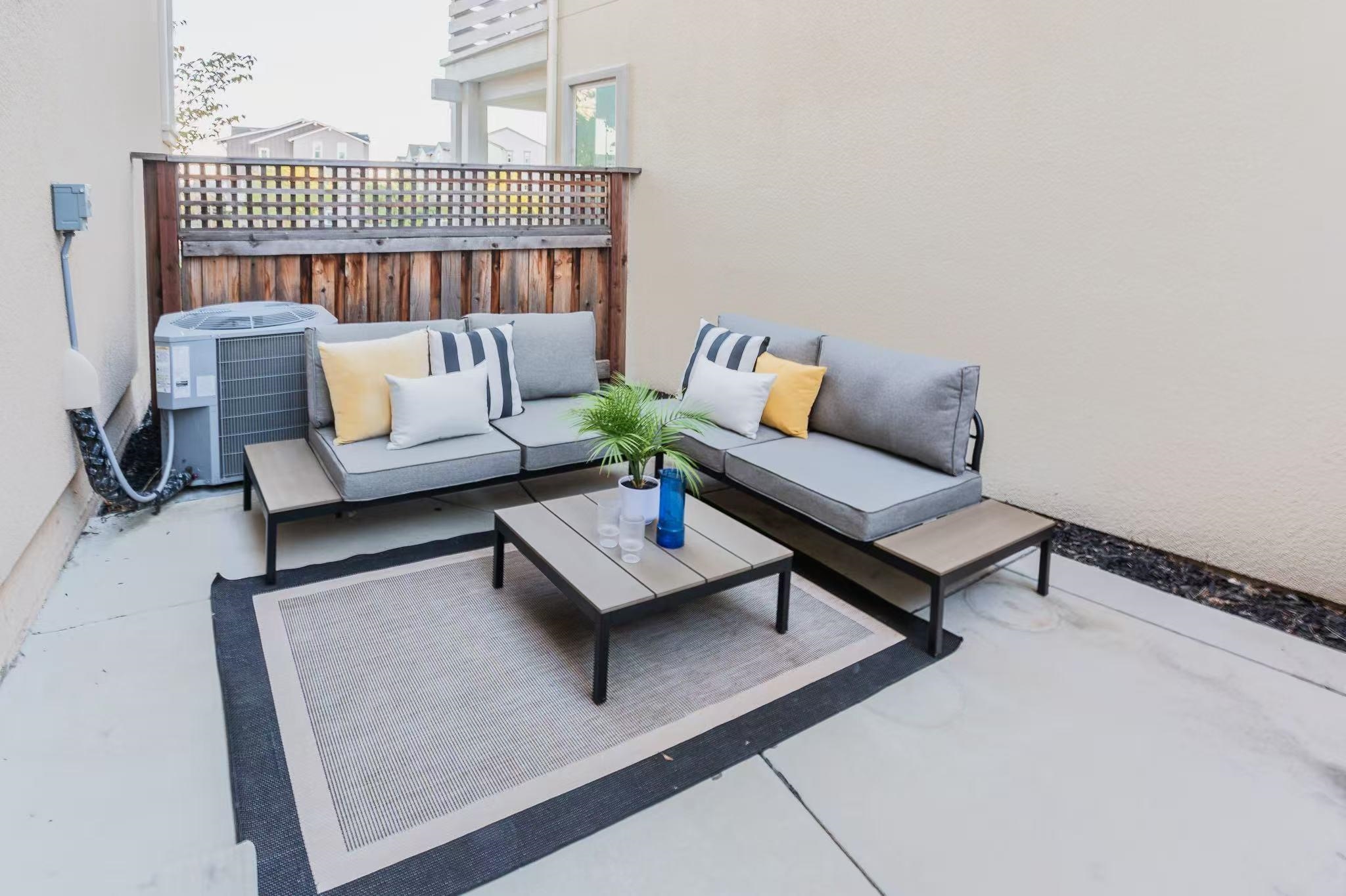 Detail Gallery Image 18 of 22 For 4228 Loyalton Rd, Dublin,  CA 94568 - 3 Beds | 2/1 Baths