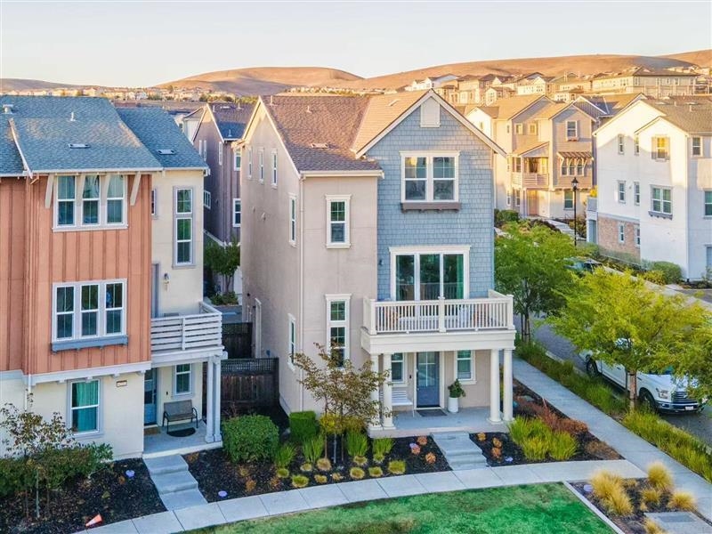 Detail Gallery Image 19 of 22 For 4228 Loyalton Rd, Dublin,  CA 94568 - 3 Beds | 2/1 Baths