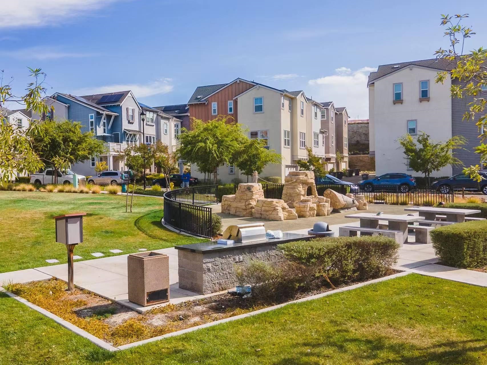 Detail Gallery Image 20 of 22 For 4228 Loyalton Rd, Dublin,  CA 94568 - 3 Beds | 2/1 Baths