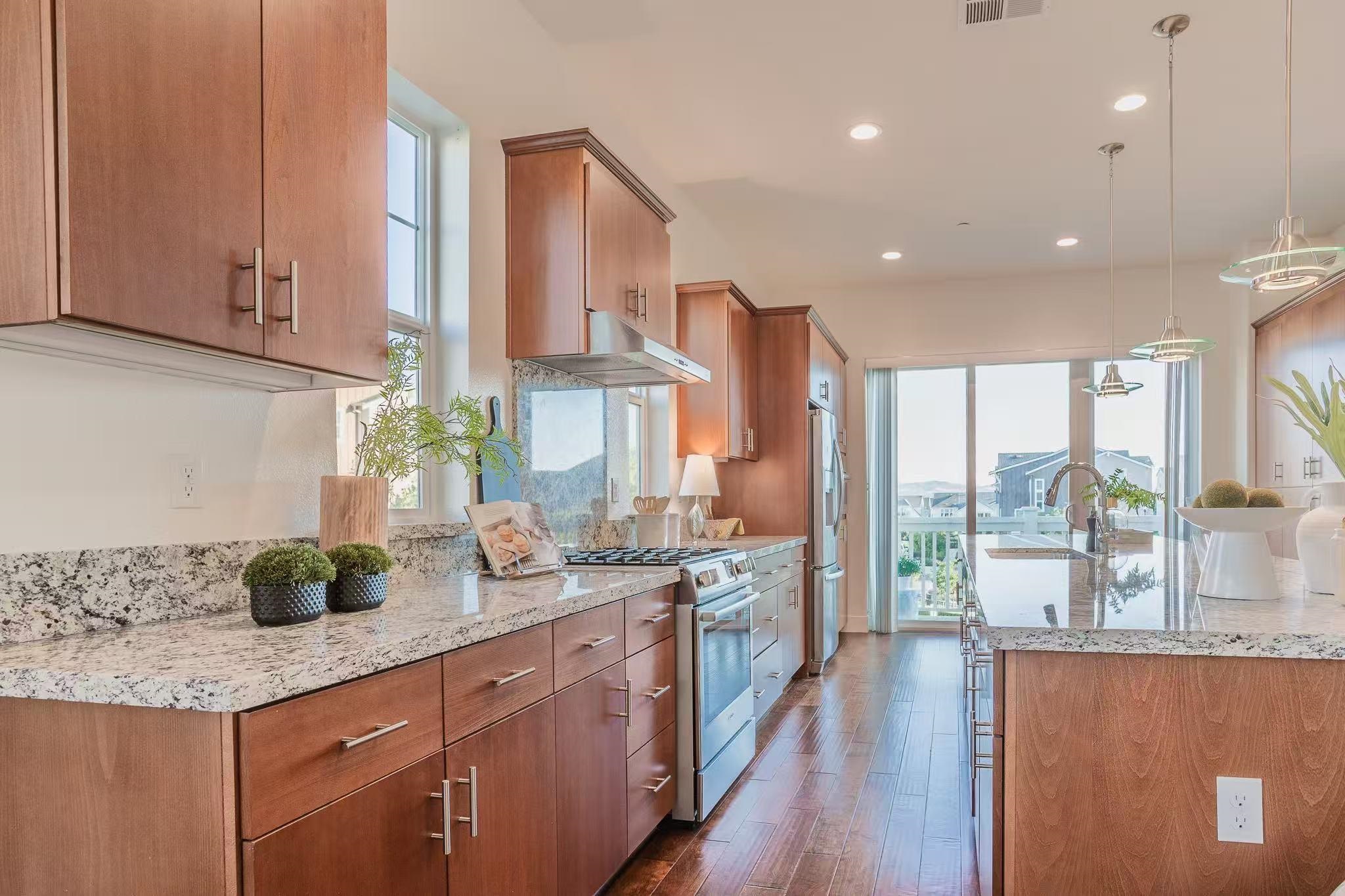 Detail Gallery Image 4 of 22 For 4228 Loyalton Rd, Dublin,  CA 94568 - 3 Beds | 2/1 Baths