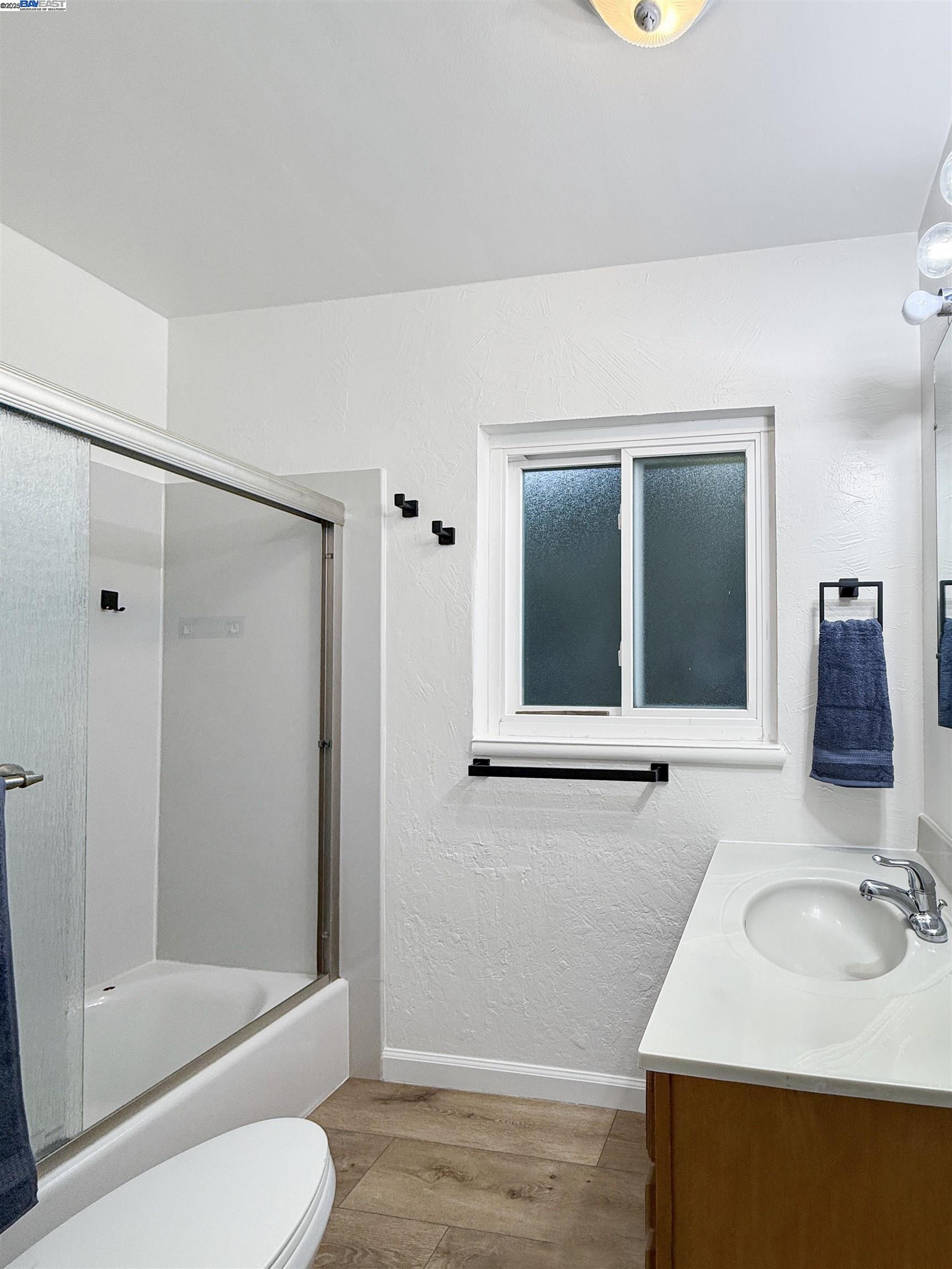 Detail Gallery Image 20 of 39 For 1516 Grove Way, Hayward,  CA 94546 - 3 Beds | 2 Baths