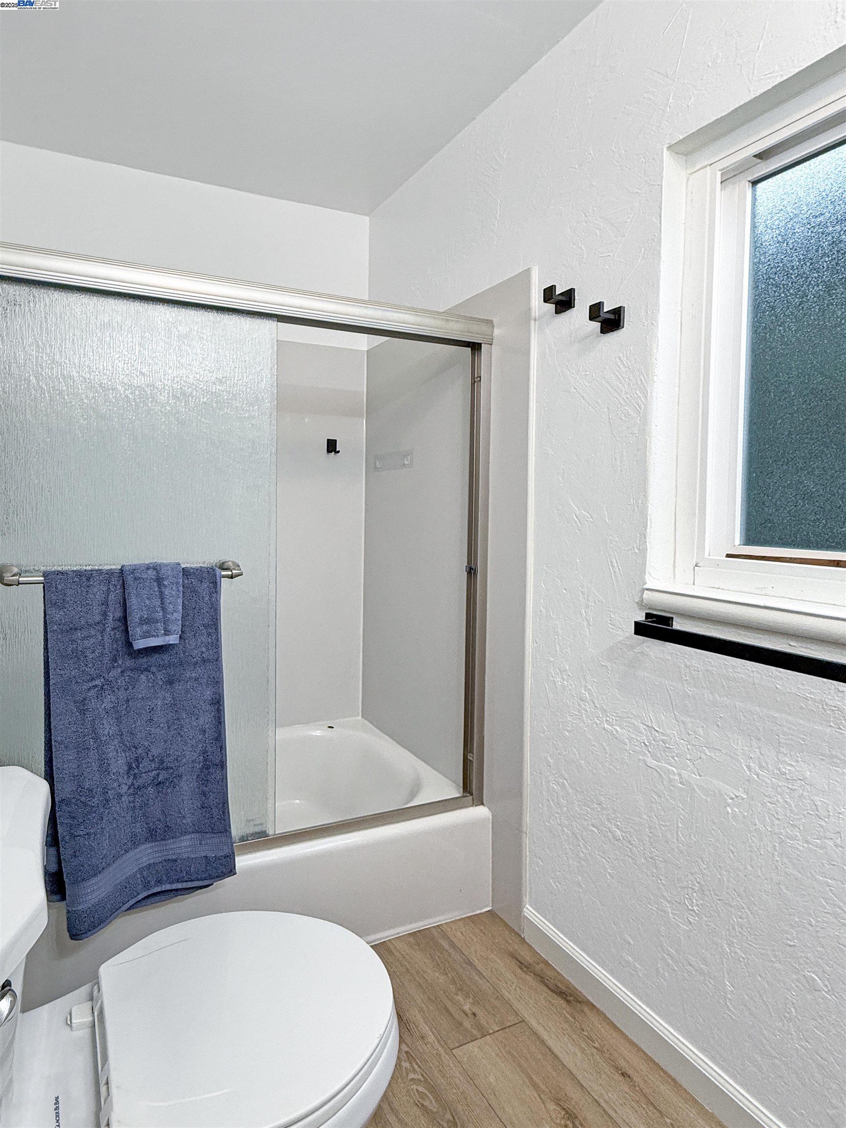 Detail Gallery Image 21 of 39 For 1516 Grove Way, Hayward,  CA 94546 - 3 Beds | 2 Baths