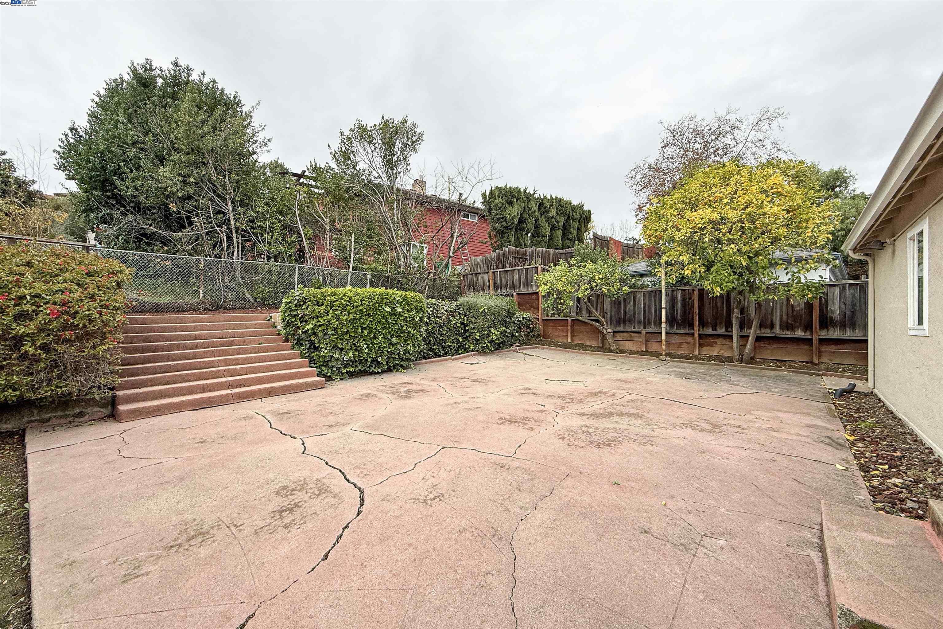 Detail Gallery Image 30 of 39 For 1516 Grove Way, Hayward,  CA 94546 - 3 Beds | 2 Baths