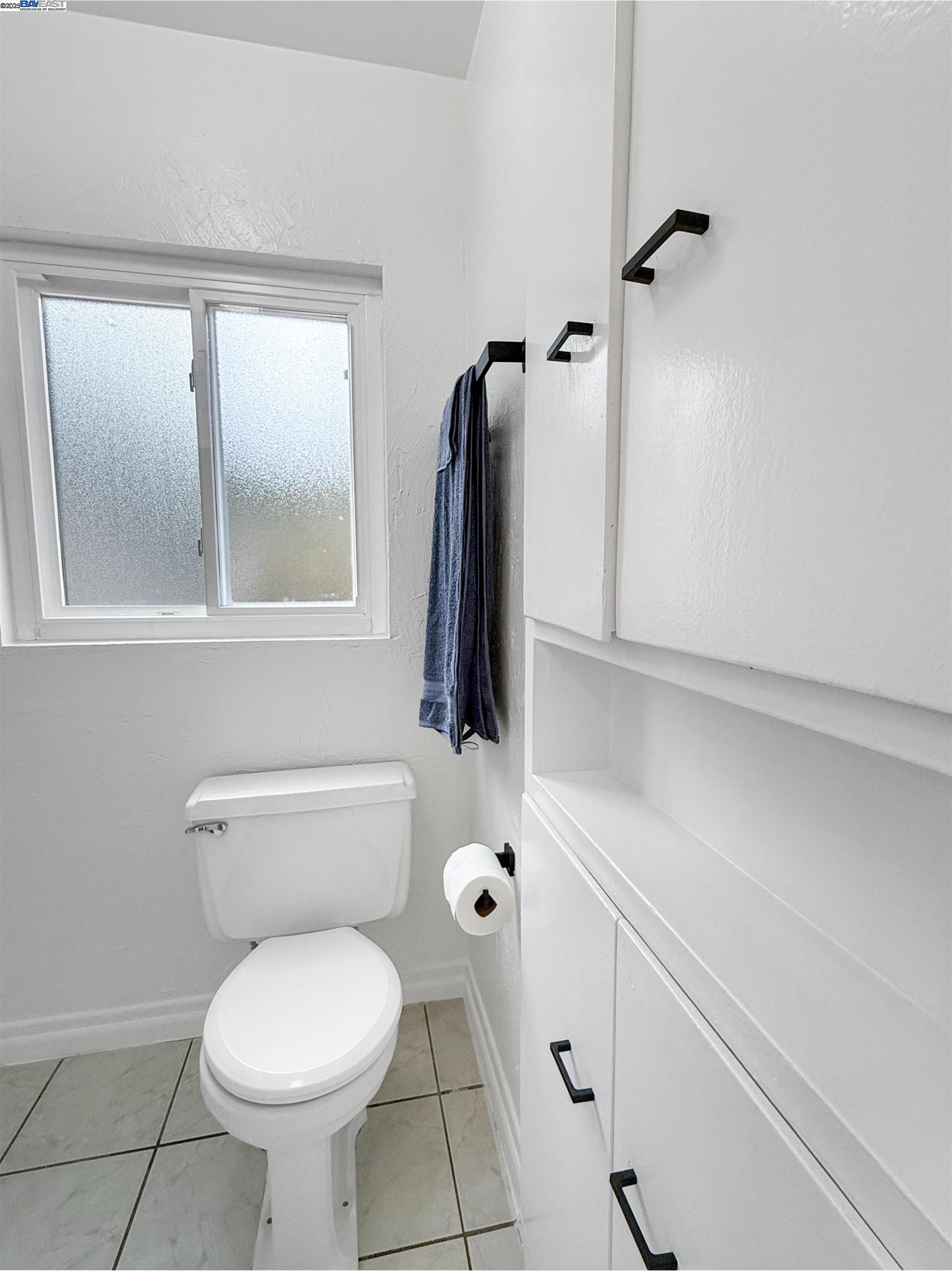 Detail Gallery Image 31 of 39 For 1516 Grove Way, Hayward,  CA 94546 - 3 Beds | 2 Baths