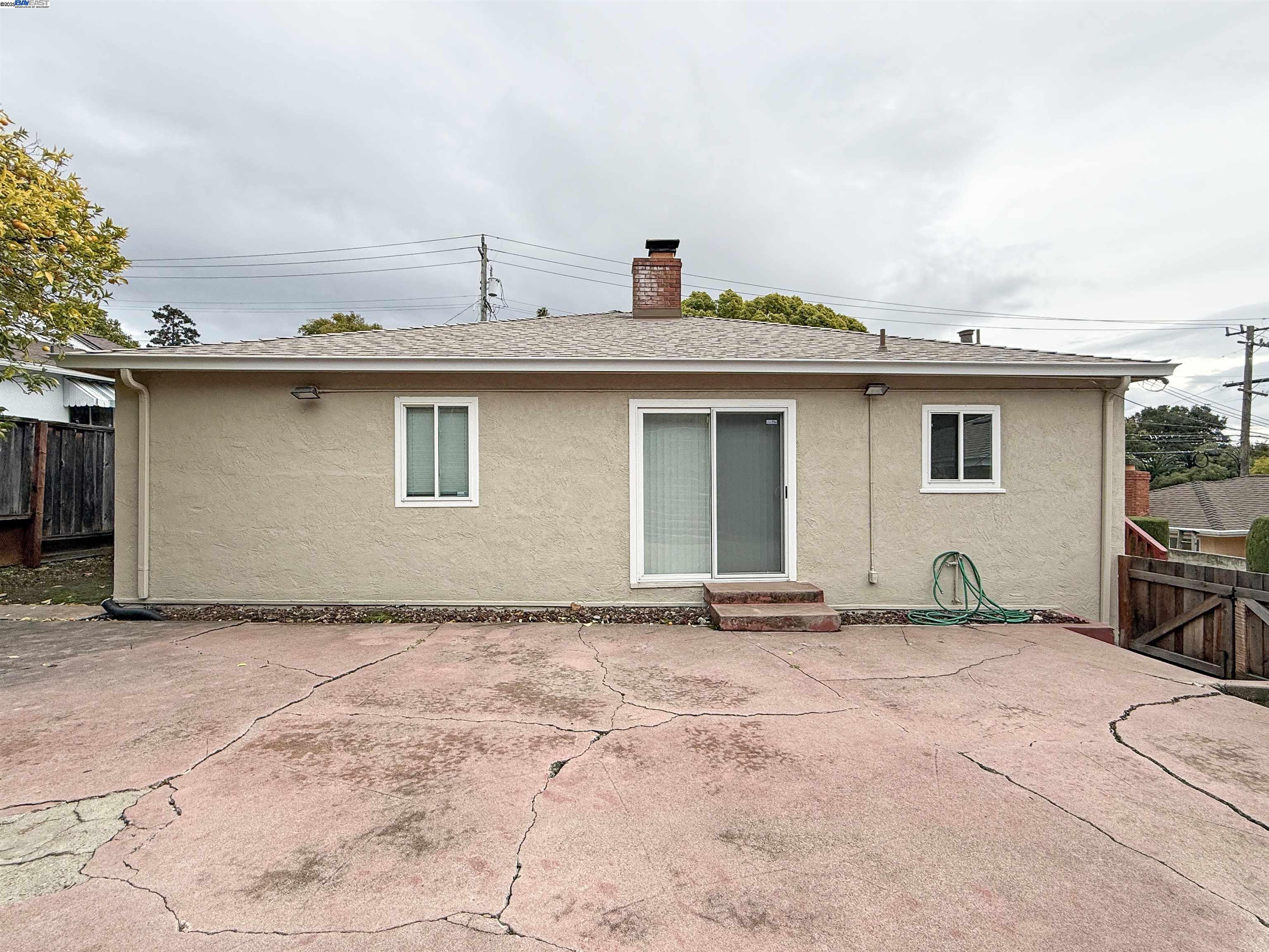 Detail Gallery Image 33 of 39 For 1516 Grove Way, Hayward,  CA 94546 - 3 Beds | 2 Baths