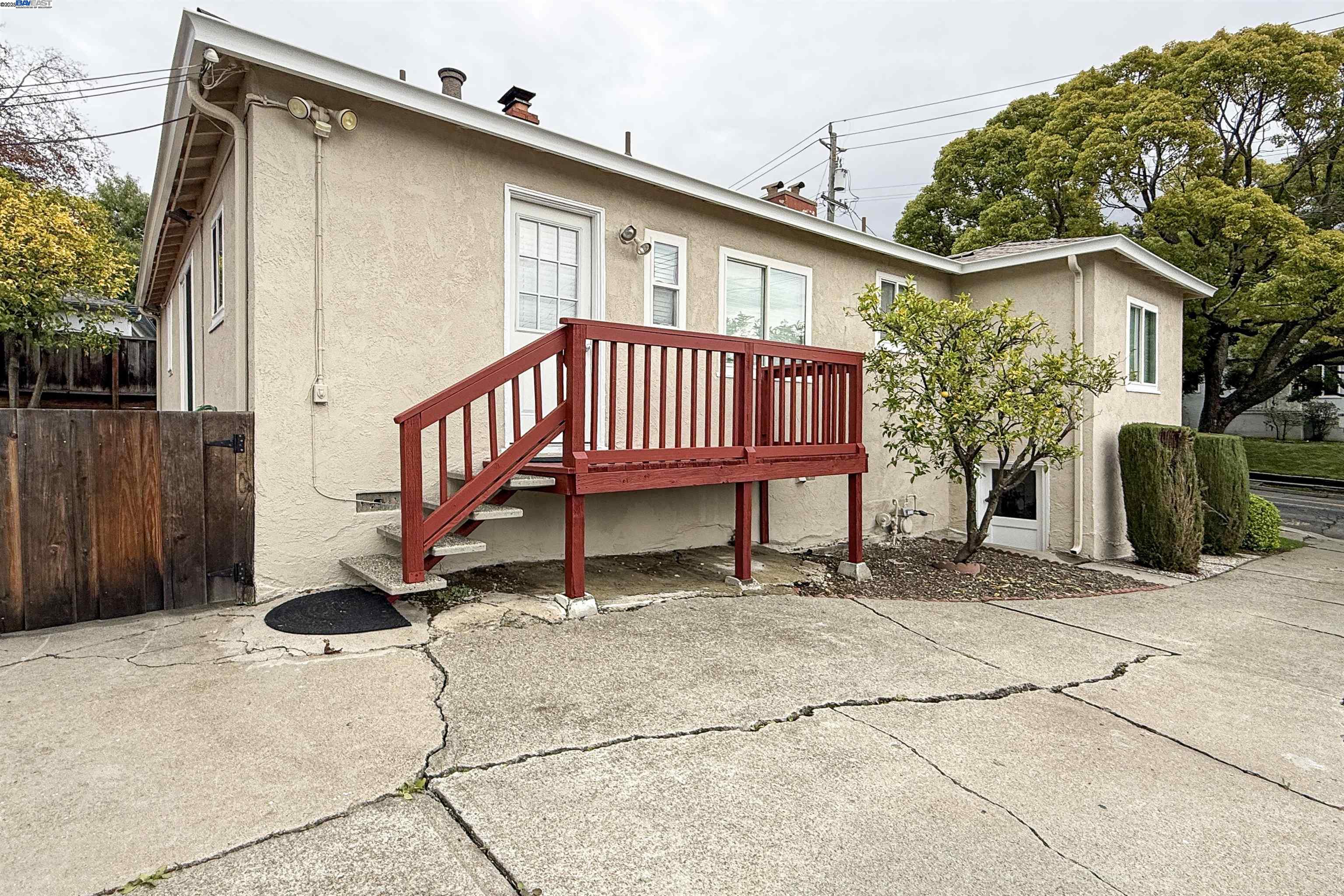 Detail Gallery Image 34 of 39 For 1516 Grove Way, Hayward,  CA 94546 - 3 Beds | 2 Baths