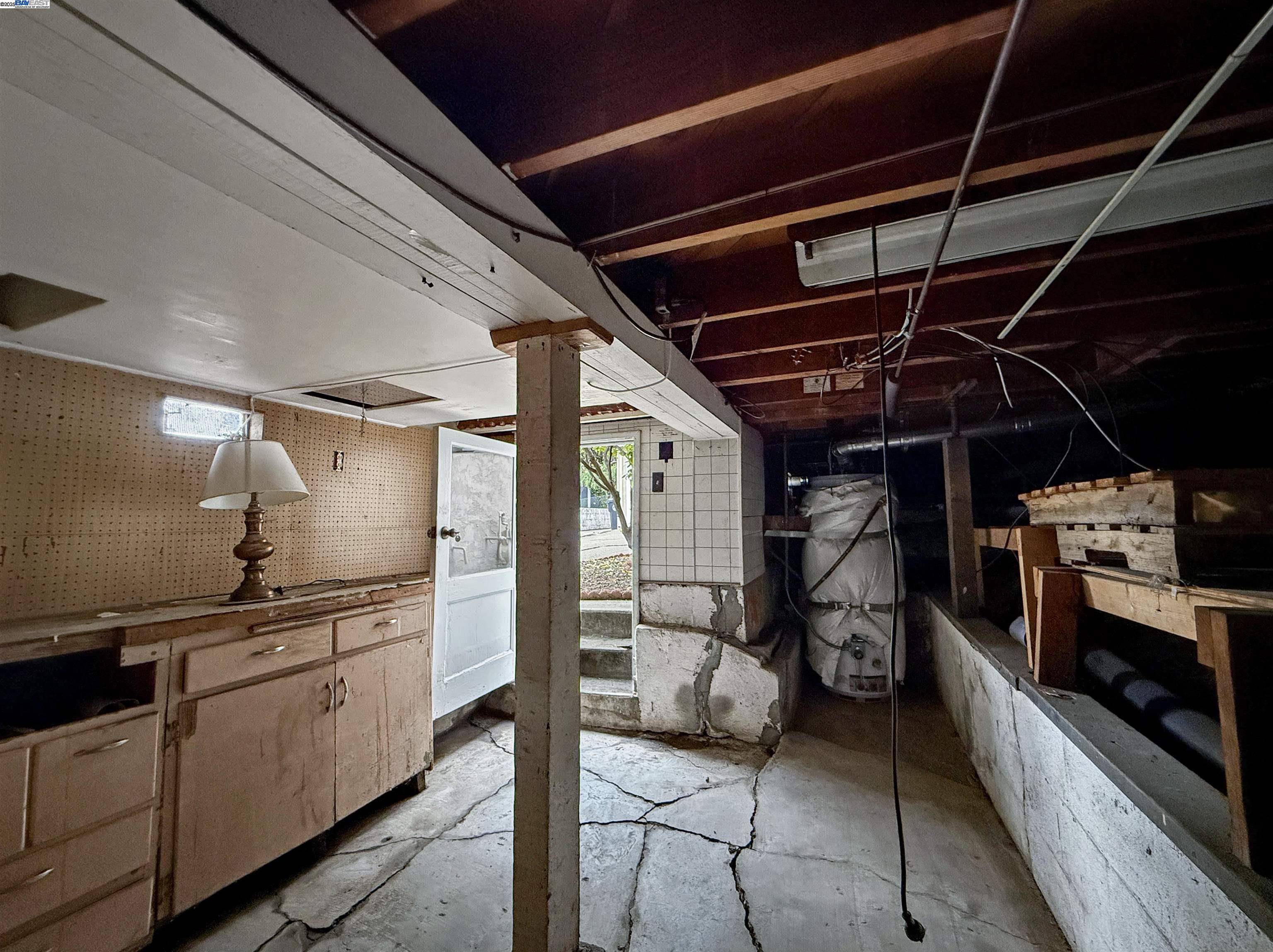 Detail Gallery Image 35 of 39 For 1516 Grove Way, Hayward,  CA 94546 - 3 Beds | 2 Baths