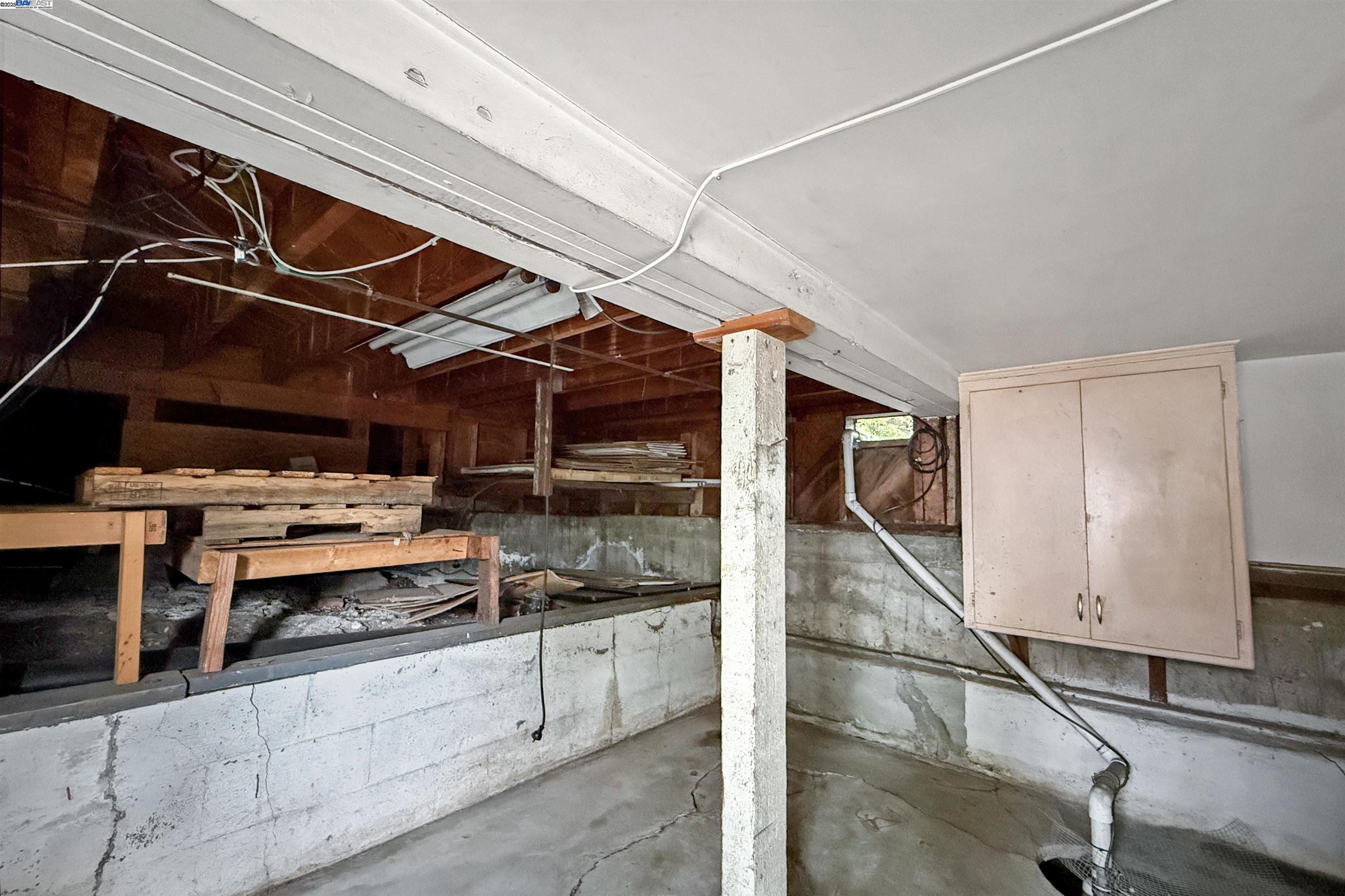 Detail Gallery Image 36 of 39 For 1516 Grove Way, Hayward,  CA 94546 - 3 Beds | 2 Baths