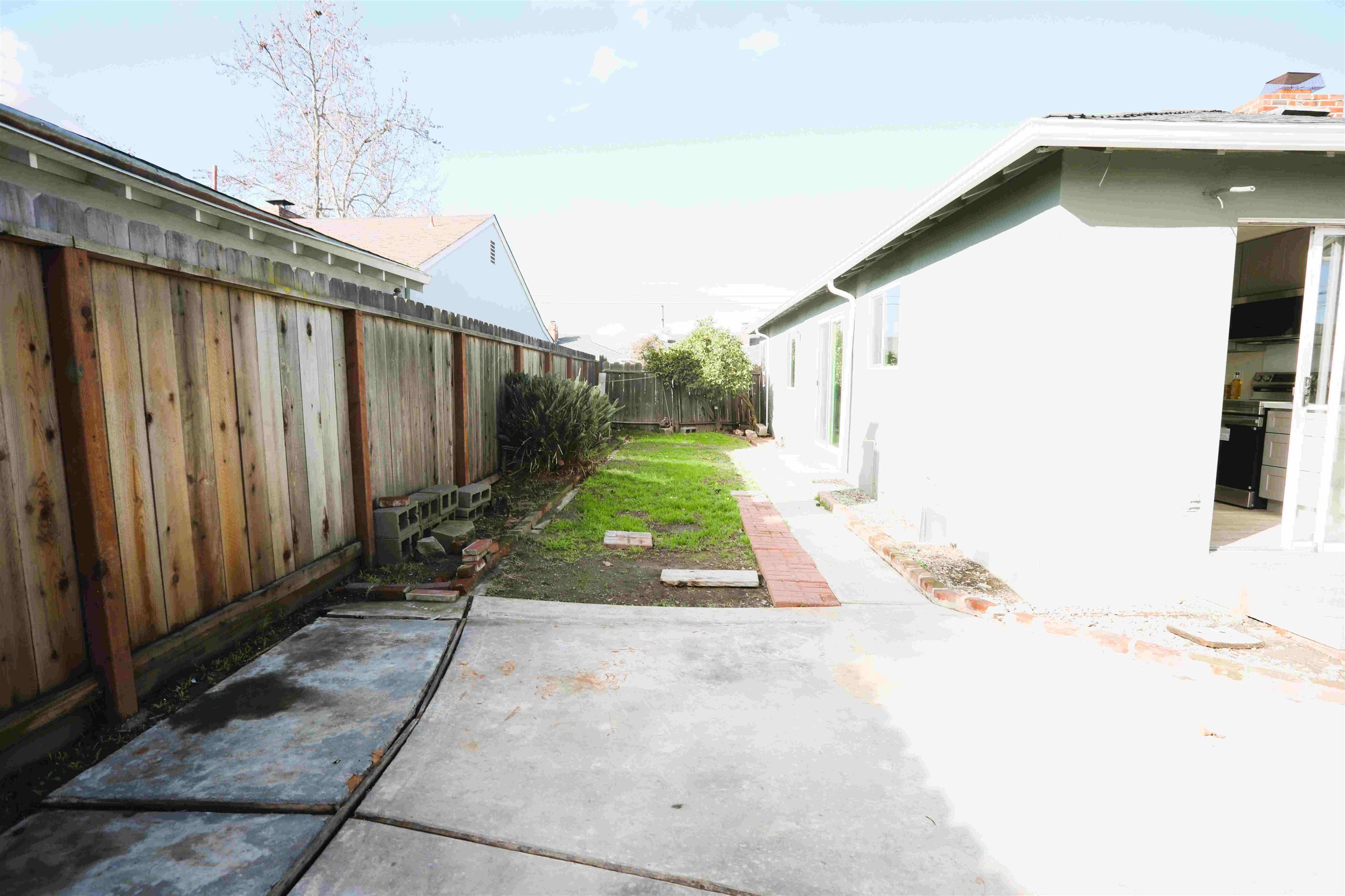 Detail Gallery Image 14 of 25 For 17031 via Corona, San Lorenzo,  CA 94580 - 3 Beds | 2 Baths