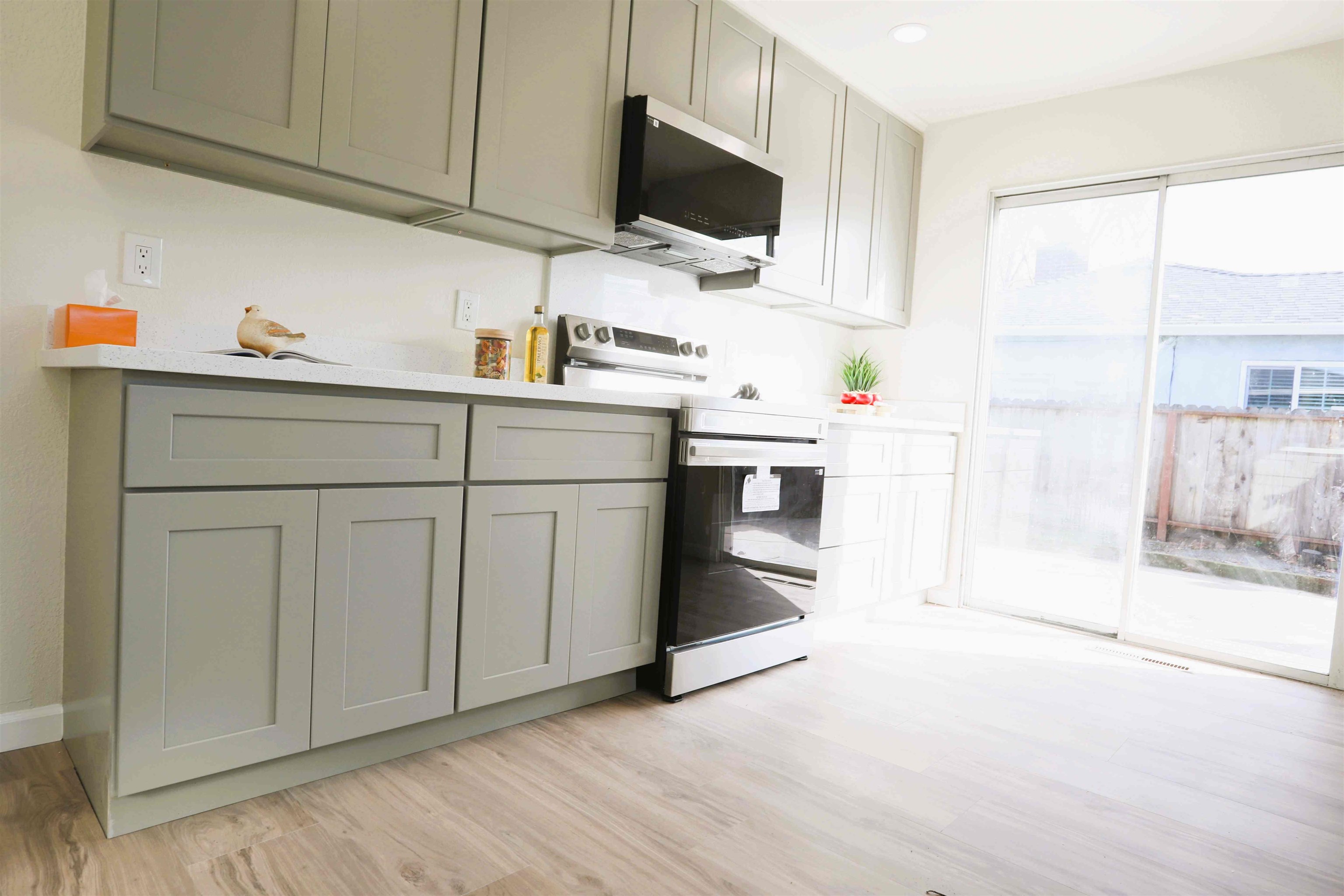 Detail Gallery Image 7 of 25 For 17031 via Corona, San Lorenzo,  CA 94580 - 3 Beds | 2 Baths