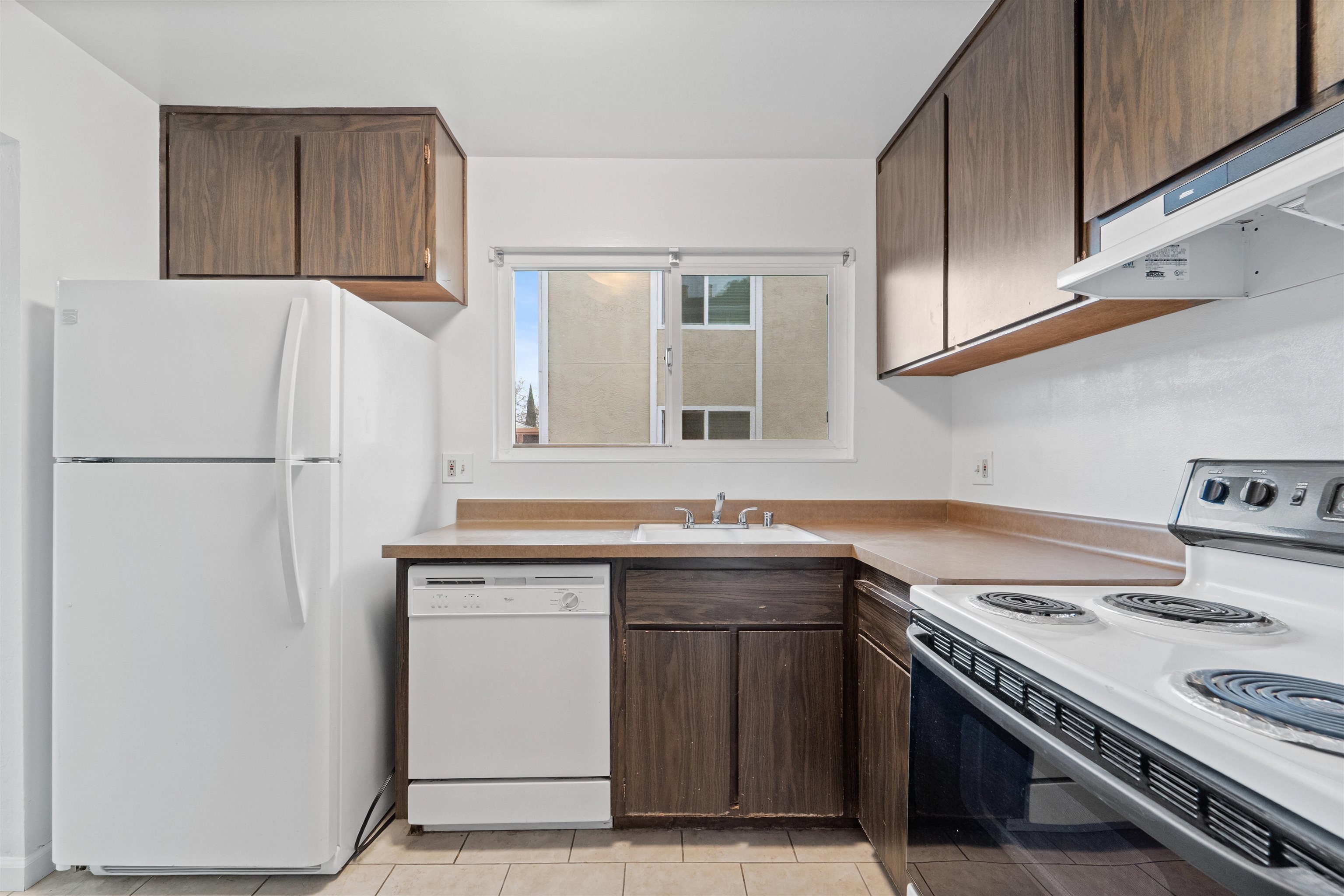 Photo #5: 41120170 Listing: Photo #5