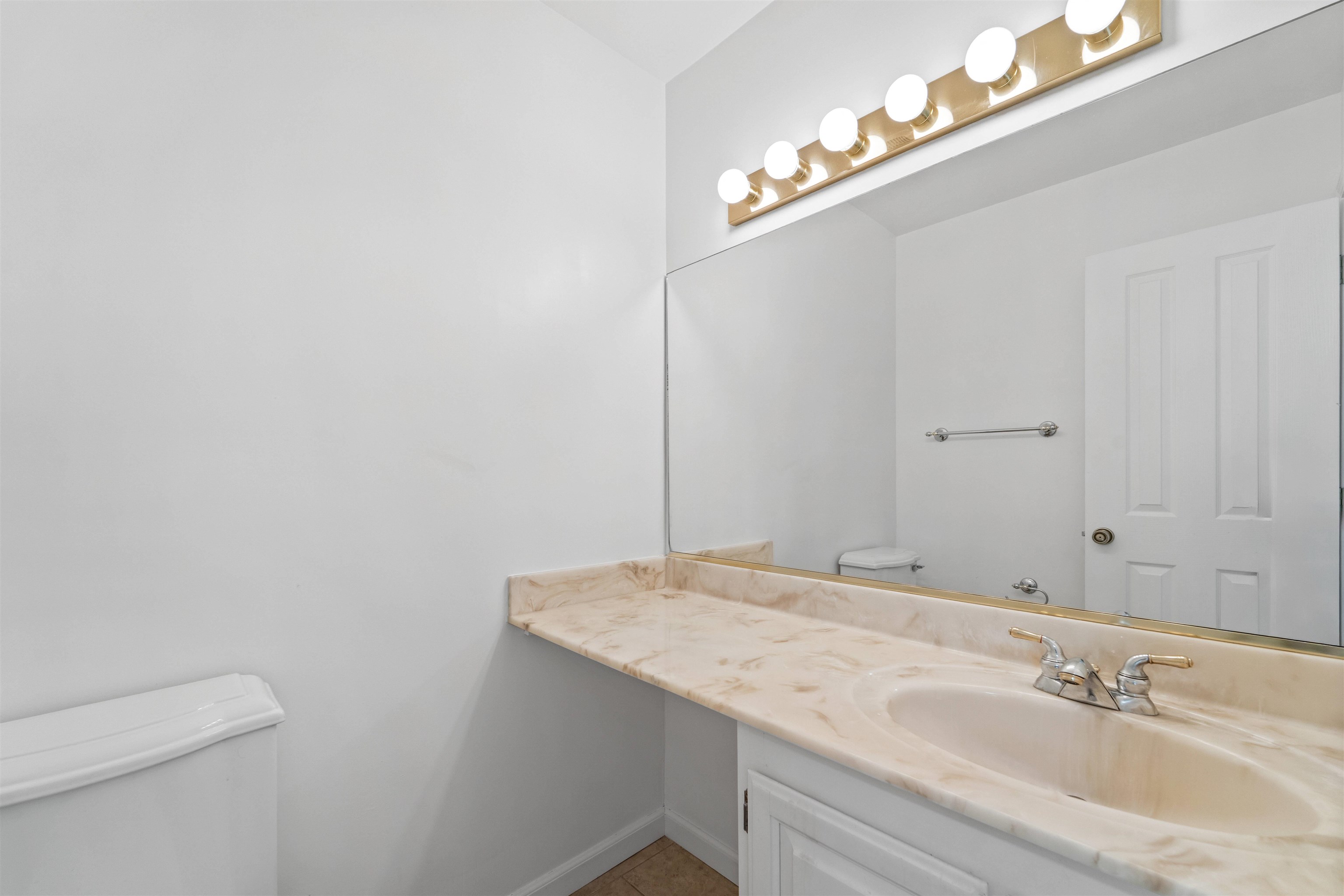 Photo #10: 41120170 Listing: Photo #10