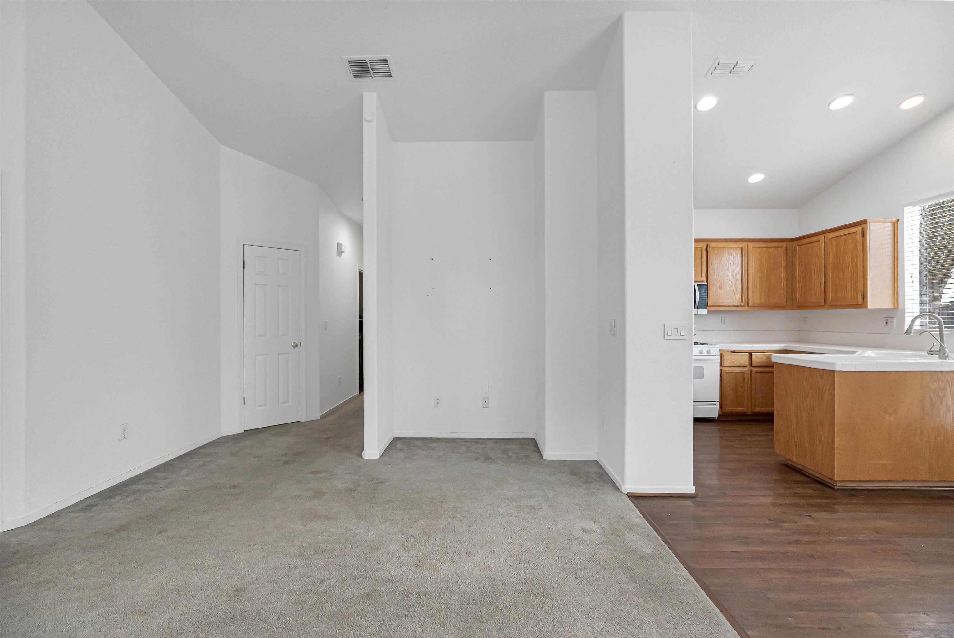 Detail Gallery Image 10 of 36 For 686 Anderson Way, Rio Vista,  CA 94571 - 3 Beds | 2 Baths