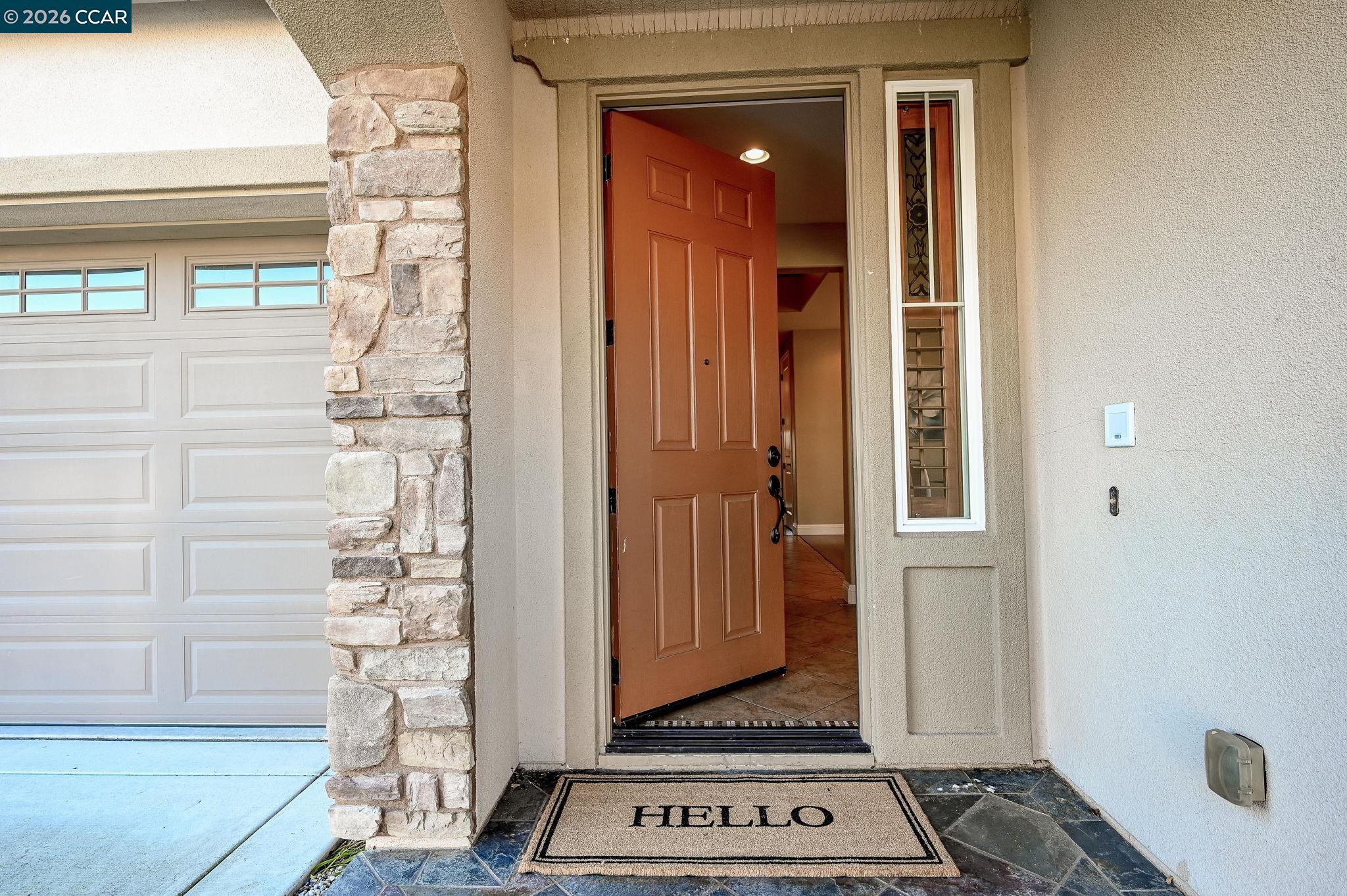 Detail Gallery Image 3 of 49 For 2550 Molinaro Way, Dublin,  CA 94568 - 5 Beds | 3/1 Baths