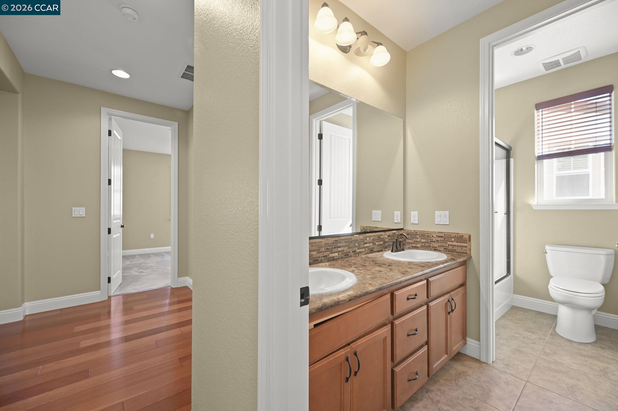 Detail Gallery Image 27 of 49 For 2550 Molinaro Way, Dublin,  CA 94568 - 5 Beds | 3/1 Baths