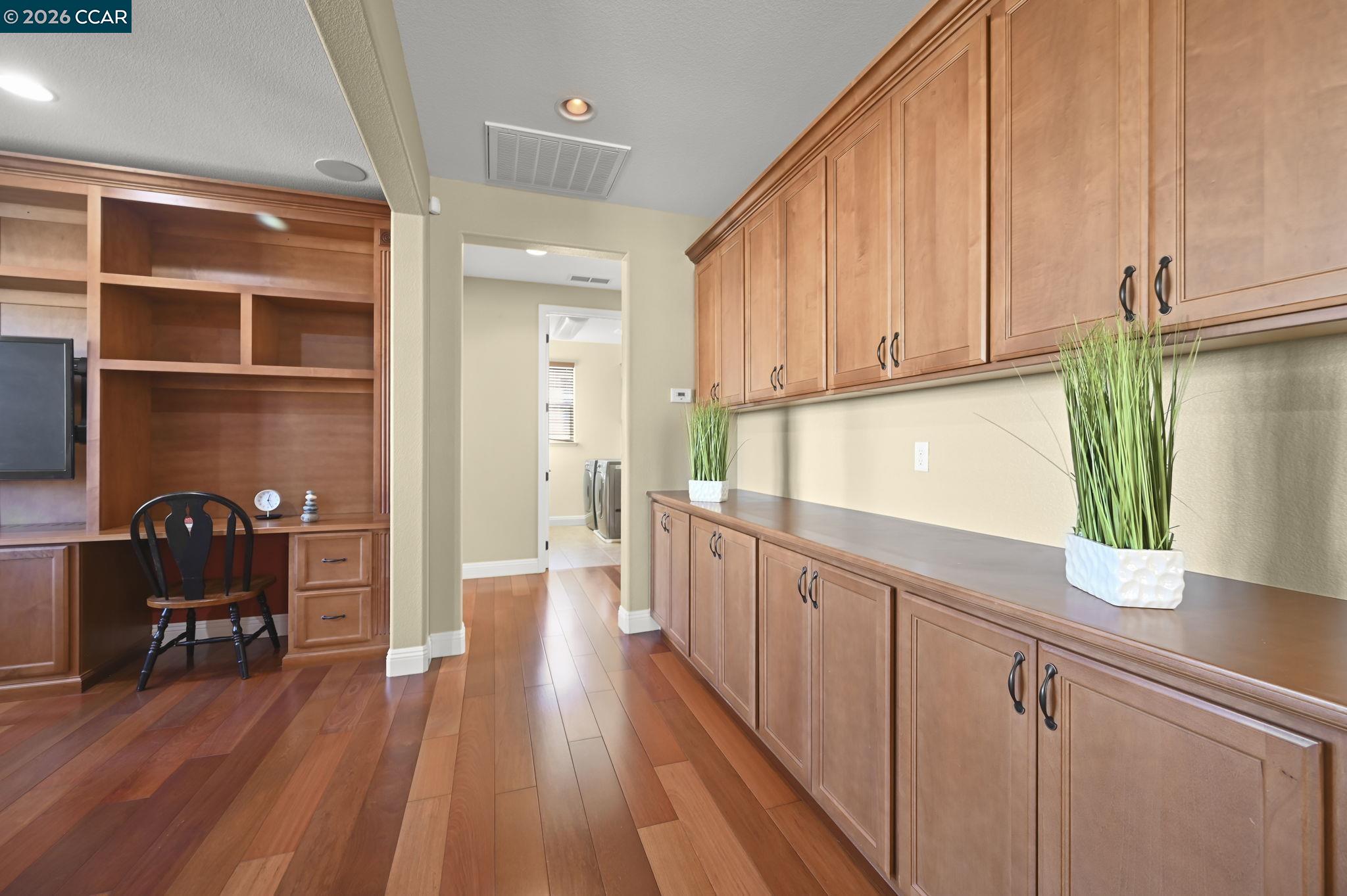 Detail Gallery Image 30 of 49 For 2550 Molinaro Way, Dublin,  CA 94568 - 5 Beds | 3/1 Baths
