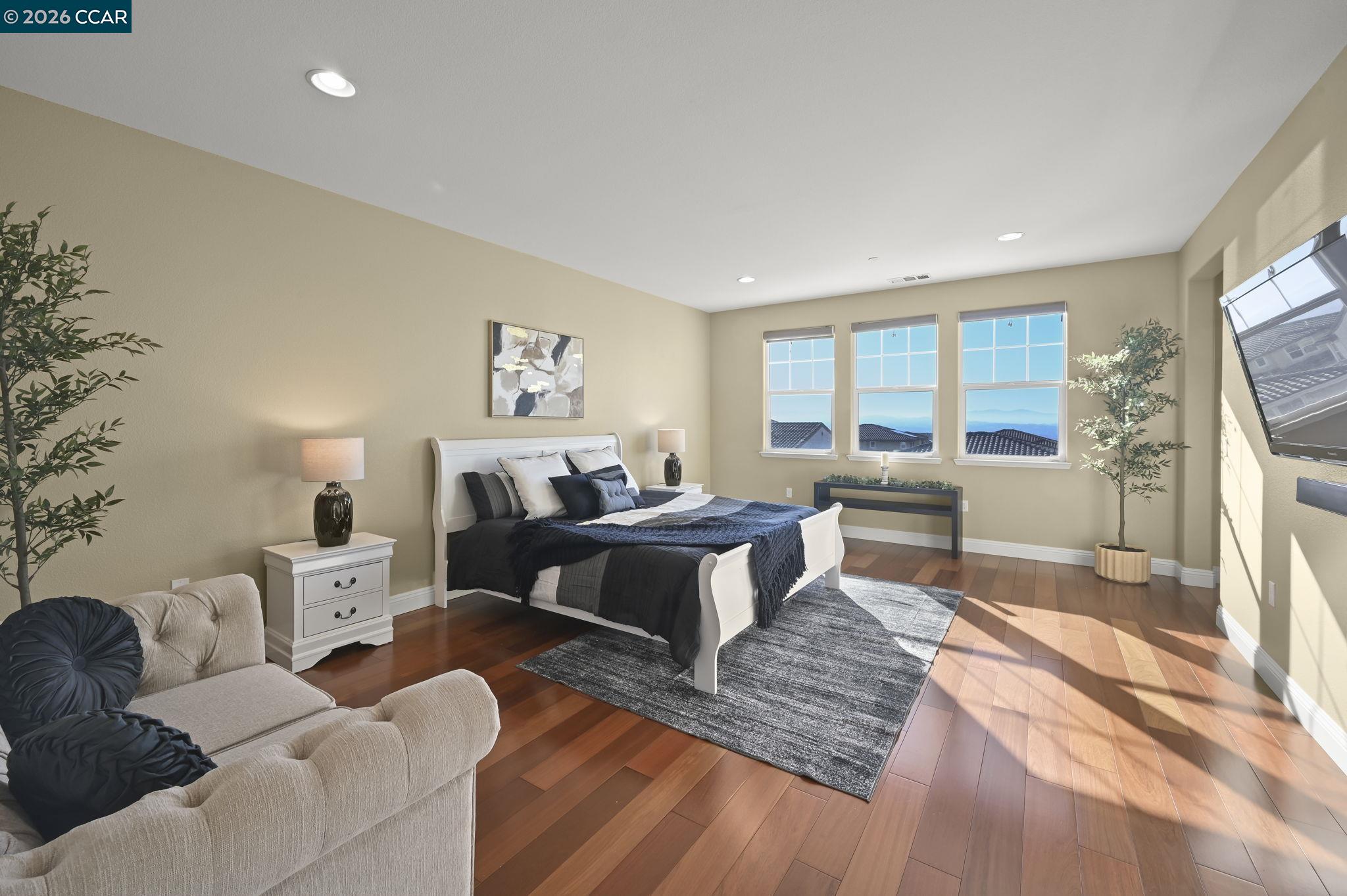 Detail Gallery Image 31 of 49 For 2550 Molinaro Way, Dublin,  CA 94568 - 5 Beds | 3/1 Baths