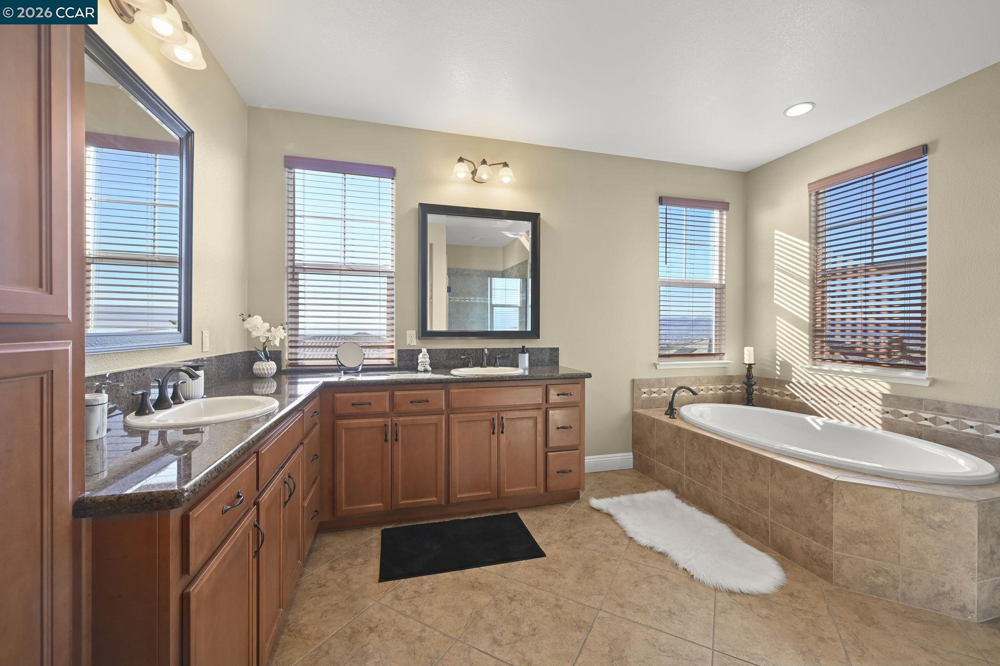 Detail Gallery Image 34 of 49 For 2550 Molinaro Way, Dublin,  CA 94568 - 5 Beds | 3/1 Baths