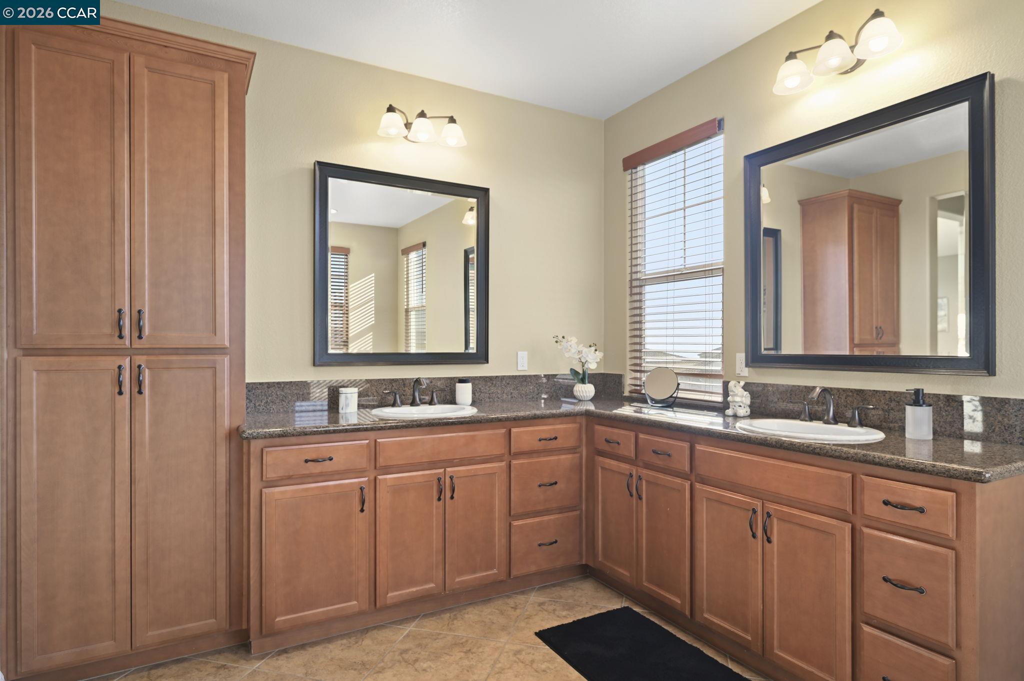 Detail Gallery Image 36 of 49 For 2550 Molinaro Way, Dublin,  CA 94568 - 5 Beds | 3/1 Baths