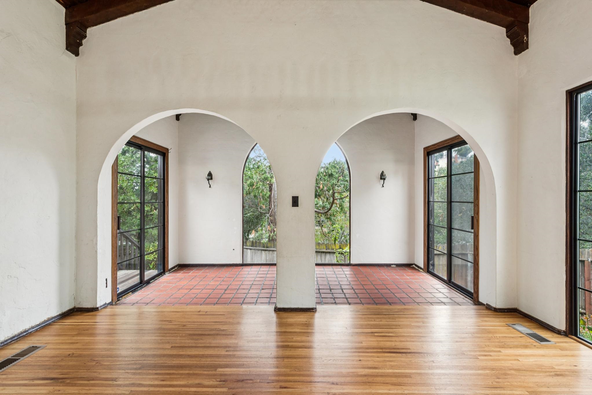 Detail Gallery Image 16 of 53 For 3655 Calafia Ave, Oakland,  CA 94605 - 3 Beds | 1/1 Baths