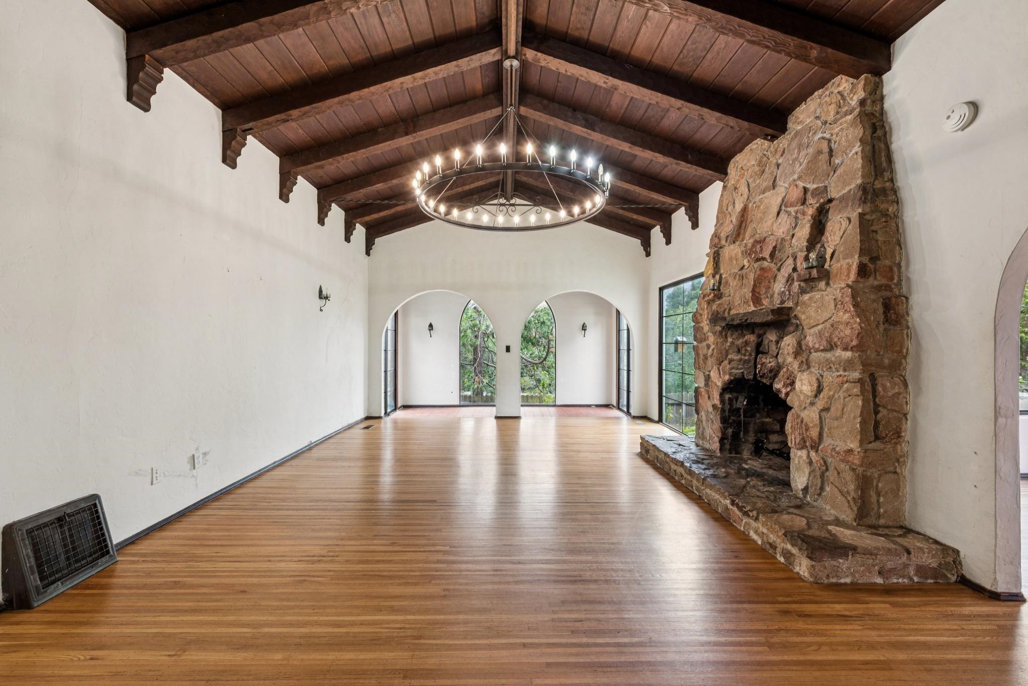 Detail Gallery Image 17 of 53 For 3655 Calafia Ave, Oakland,  CA 94605 - 3 Beds | 1/1 Baths