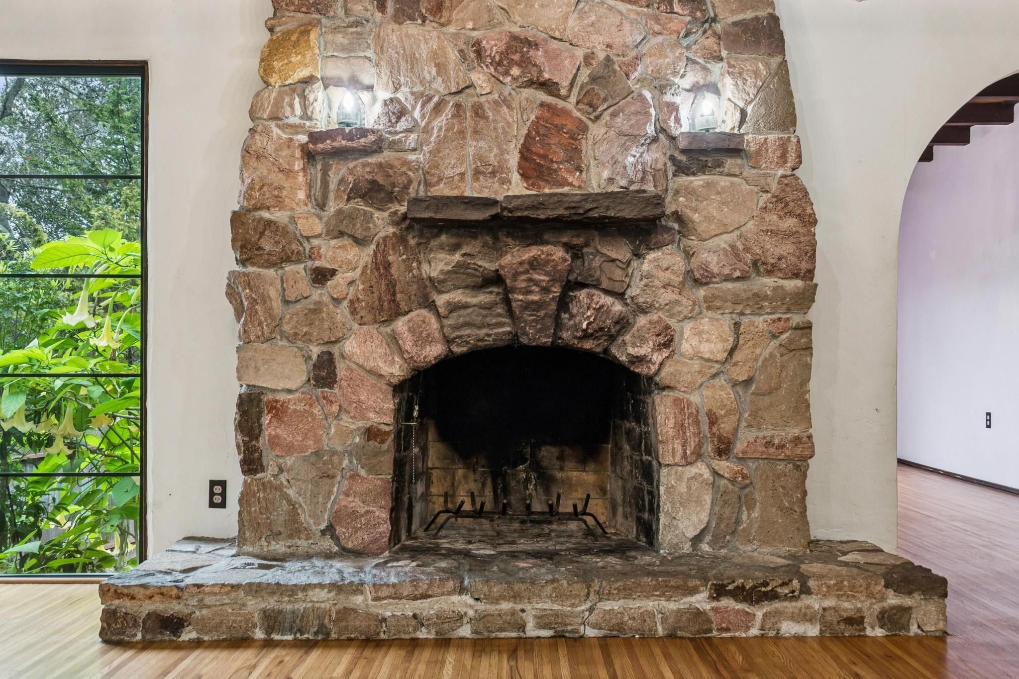 Detail Gallery Image 19 of 53 For 3655 Calafia Ave, Oakland,  CA 94605 - 3 Beds | 1/1 Baths