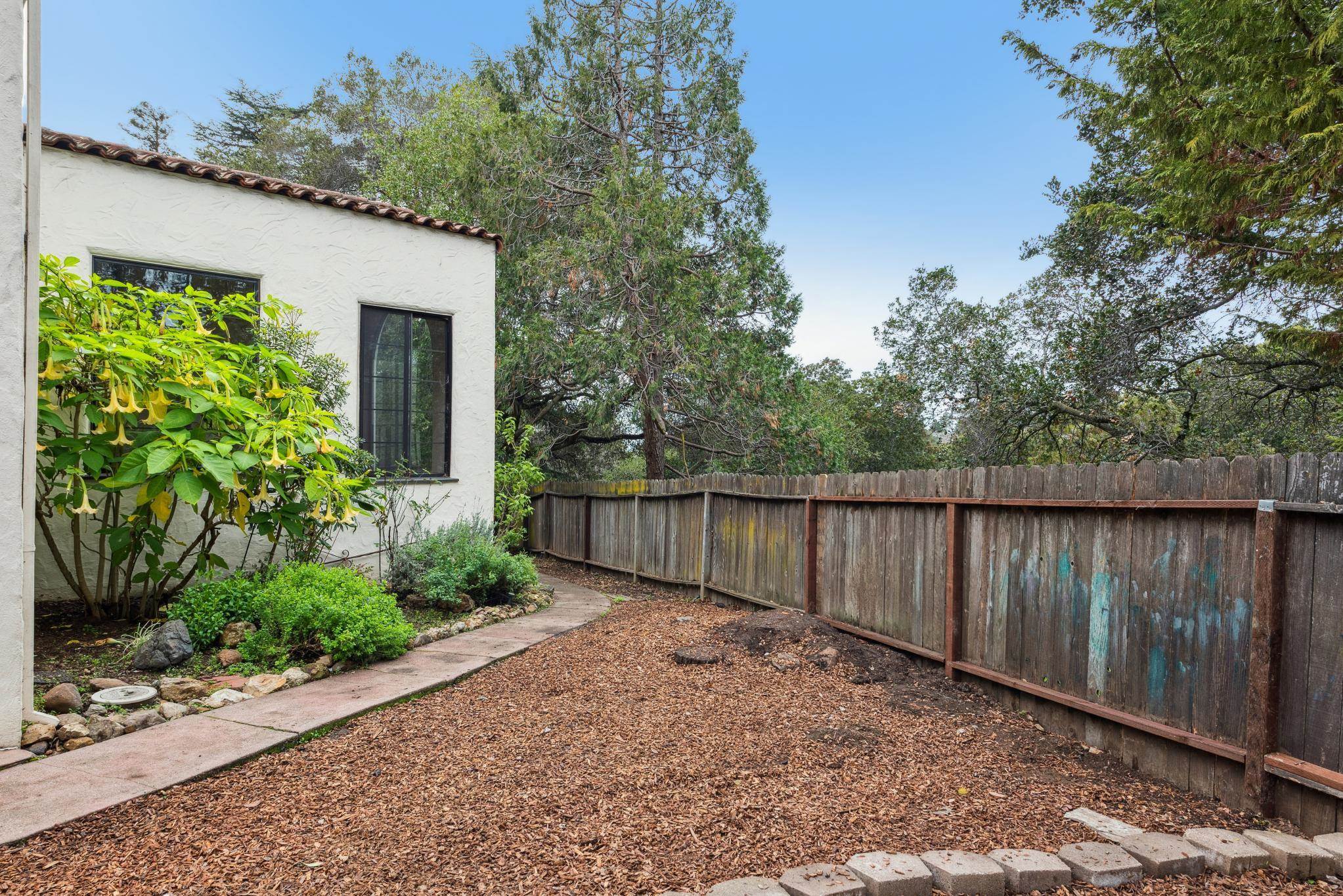 Detail Gallery Image 49 of 53 For 3655 Calafia Ave, Oakland,  CA 94605 - 3 Beds | 1/1 Baths