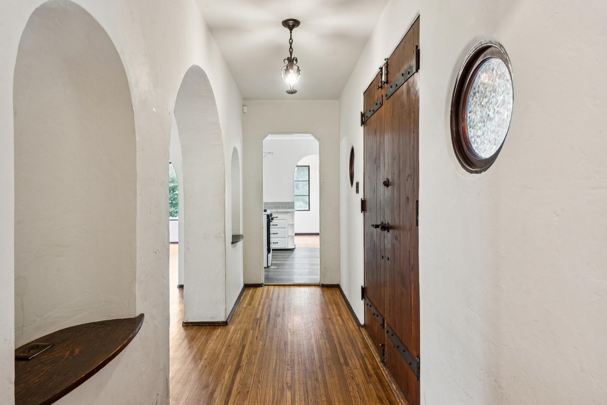 Detail Gallery Image 7 of 53 For 3655 Calafia Ave, Oakland,  CA 94605 - 3 Beds | 1/1 Baths