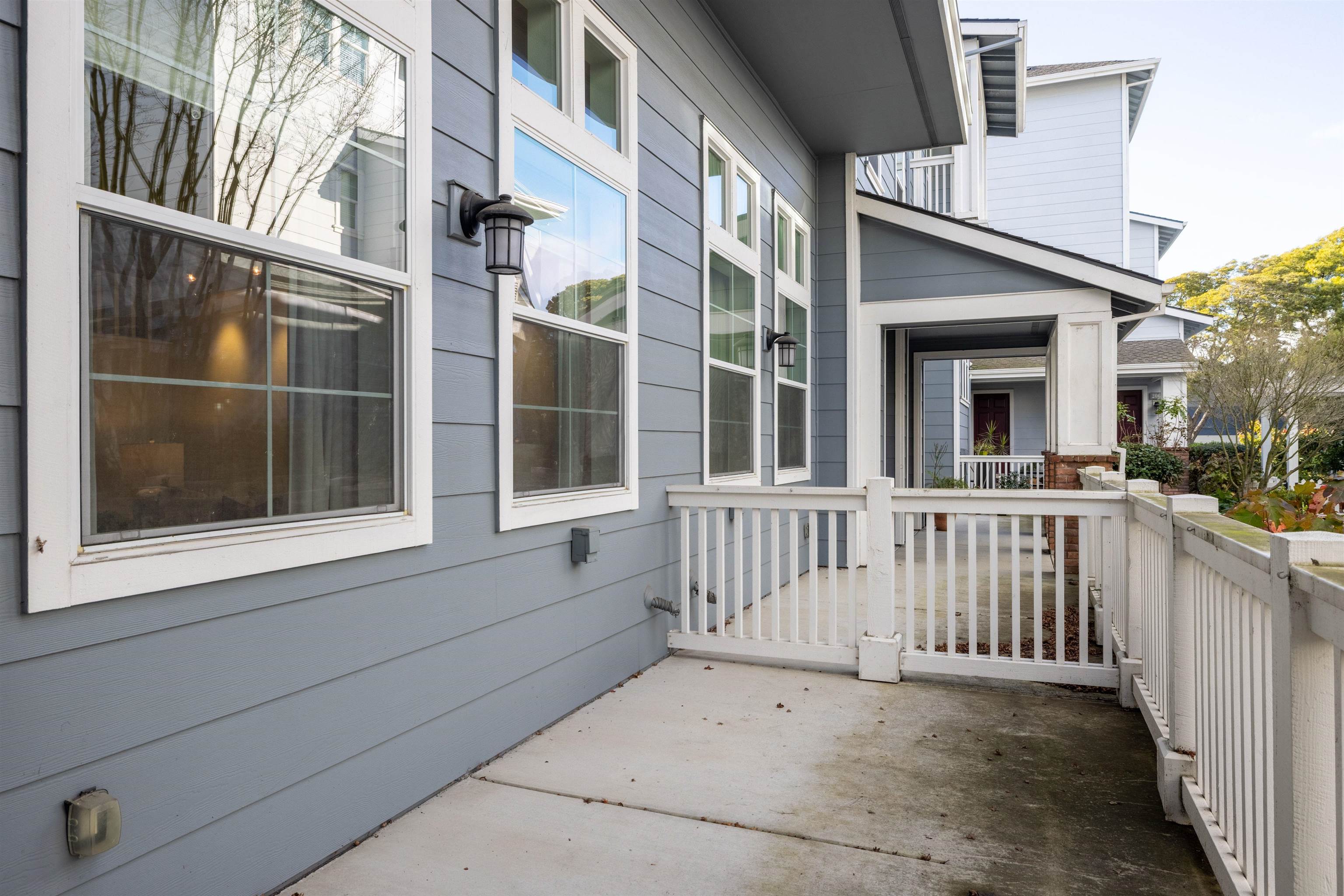 Detail Gallery Image 12 of 57 For 2059 Northshore, Richmond,  CA 94804-2582 - 3 Beds | 2/1 Baths