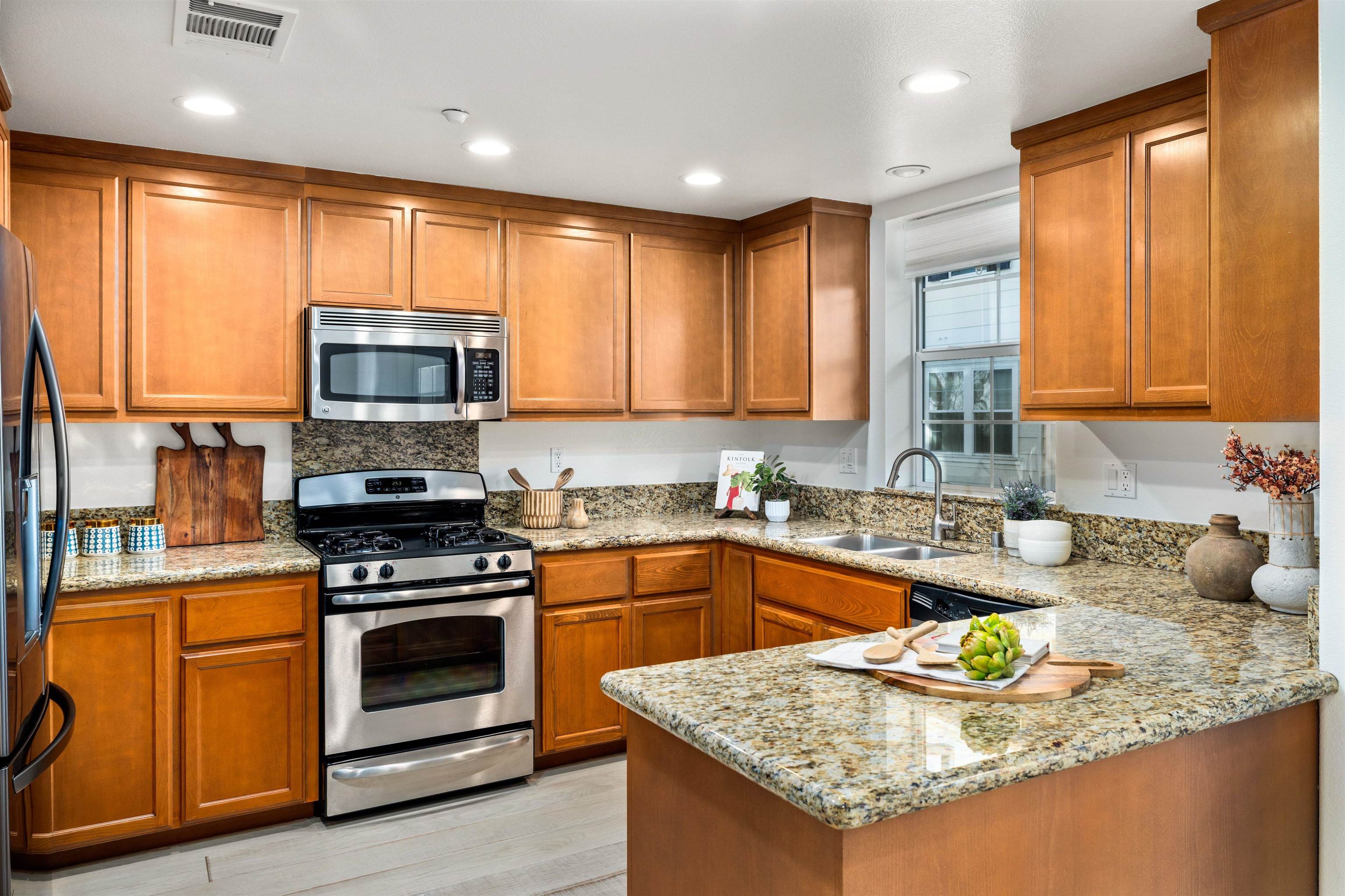 Detail Gallery Image 23 of 57 For 2059 Northshore, Richmond,  CA 94804-2582 - 3 Beds | 2/1 Baths