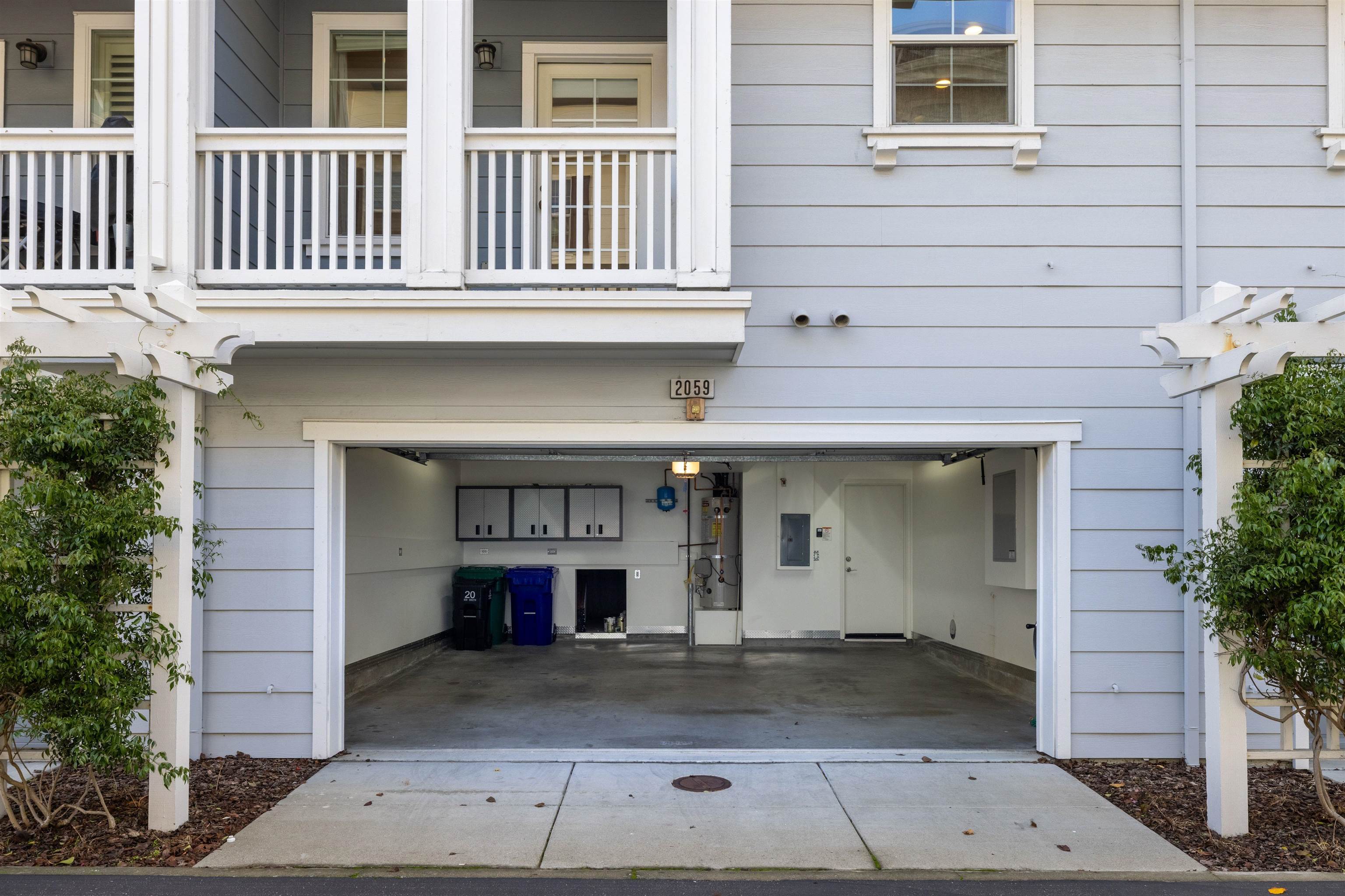 Detail Gallery Image 6 of 57 For 2059 Northshore, Richmond,  CA 94804-2582 - 3 Beds | 2/1 Baths