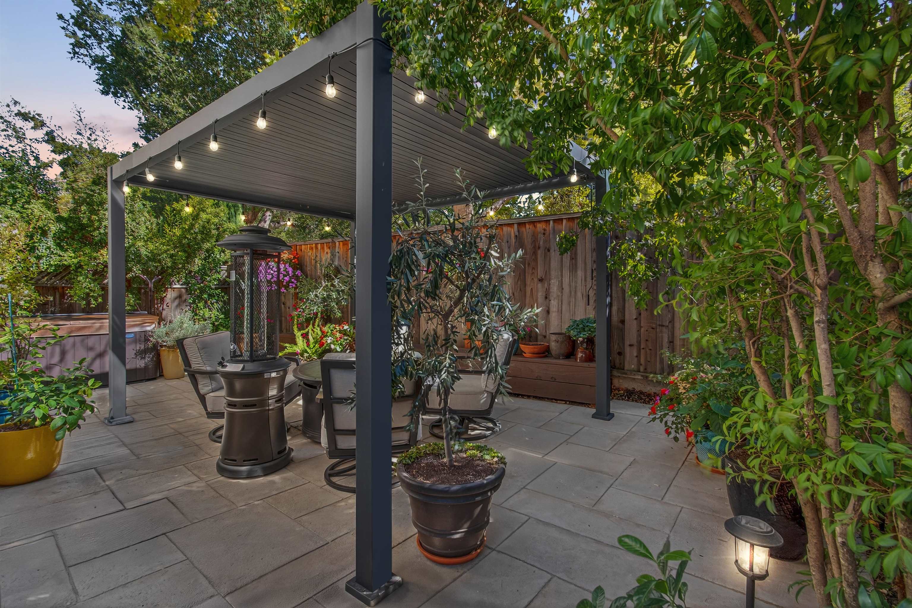 Detail Gallery Image 3 of 57 For 6206 Lakeview Cir, San Ramon,  CA 94582 - 3 Beds | 2/1 Baths