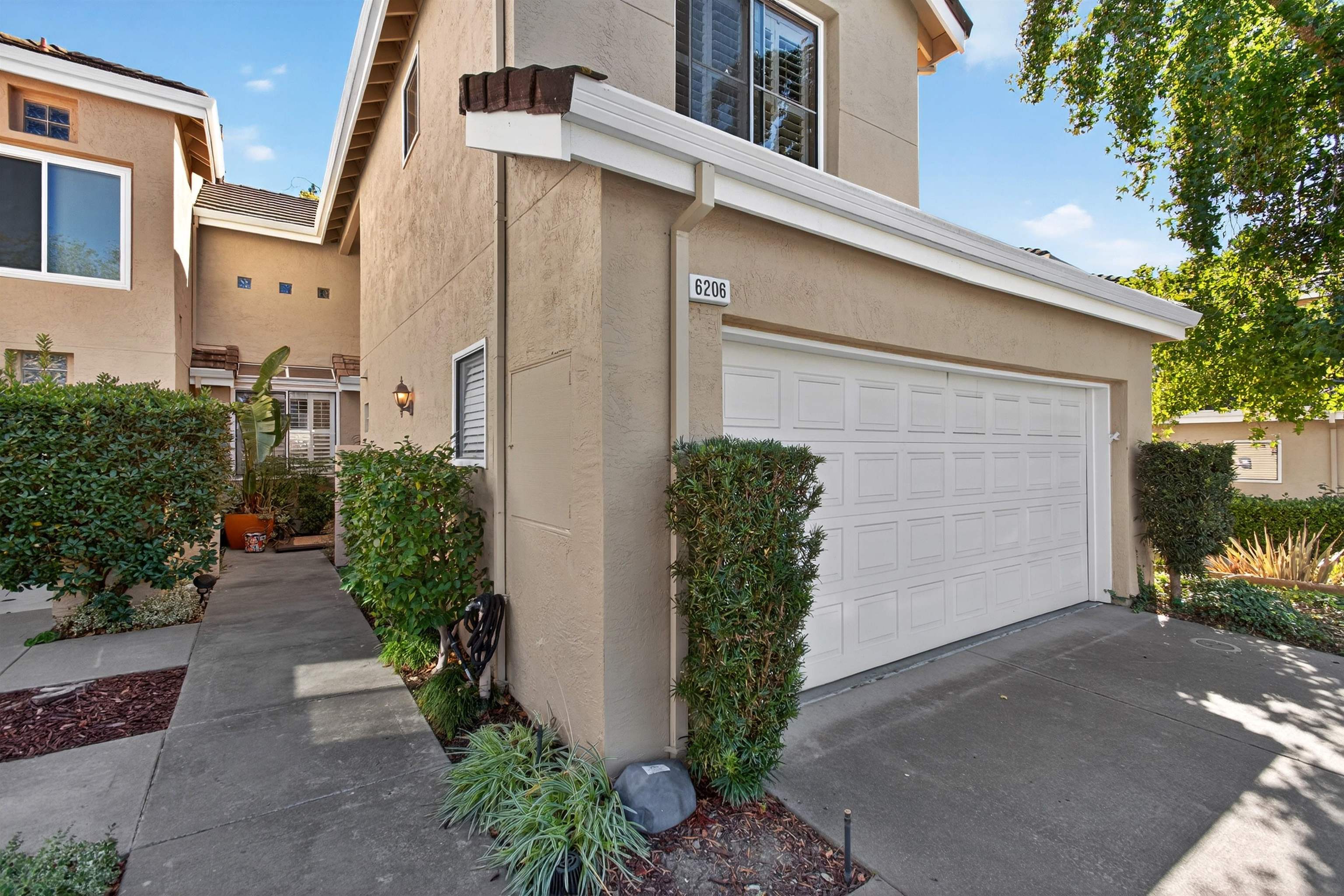 Detail Gallery Image 8 of 57 For 6206 Lakeview Cir, San Ramon,  CA 94582 - 3 Beds | 2/1 Baths