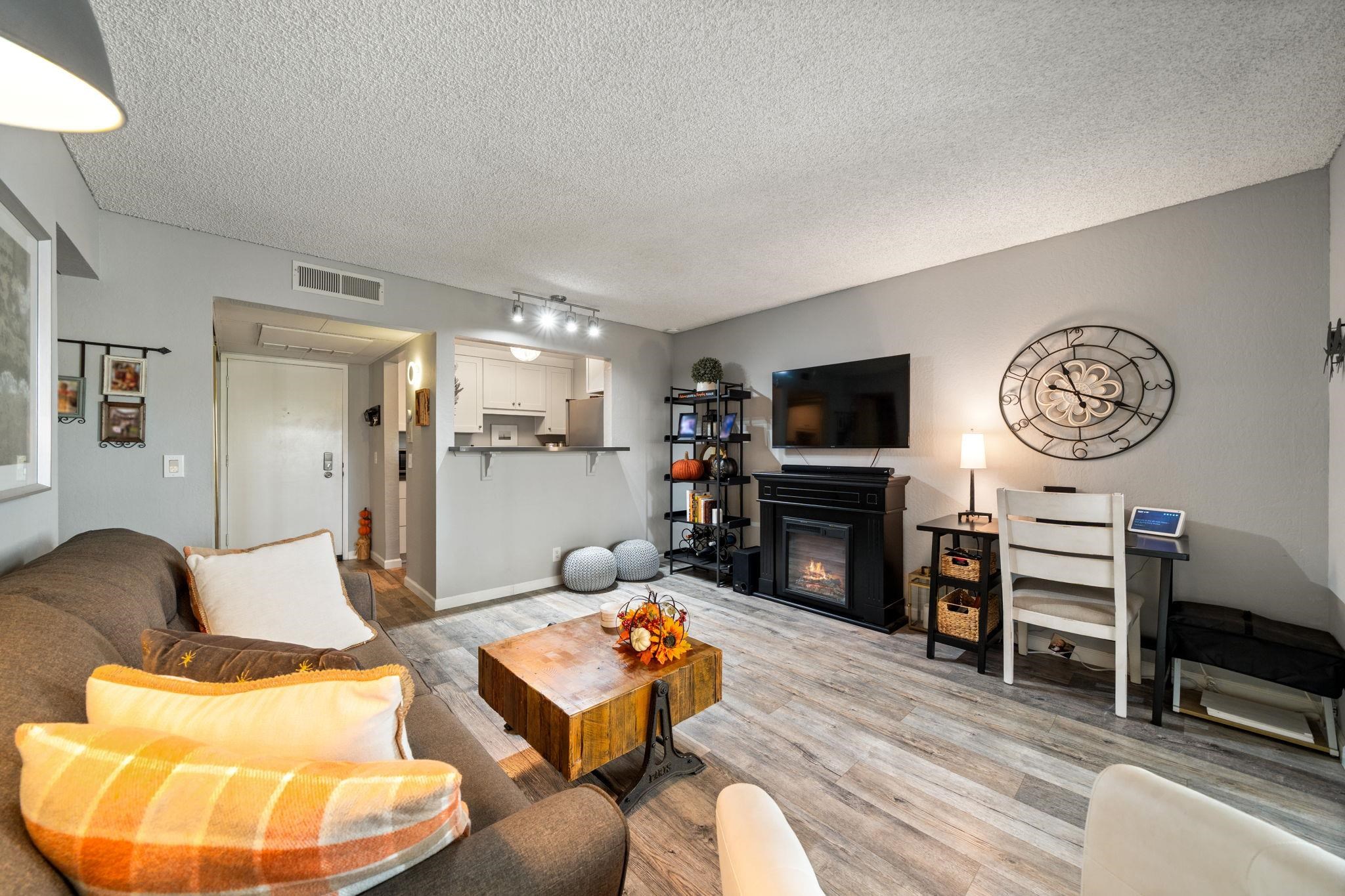 Detail Gallery Image 7 of 24 For 320 N Civic Drive #407,  Walnut Creek,  CA 94596 - 1 Beds | 1 Baths