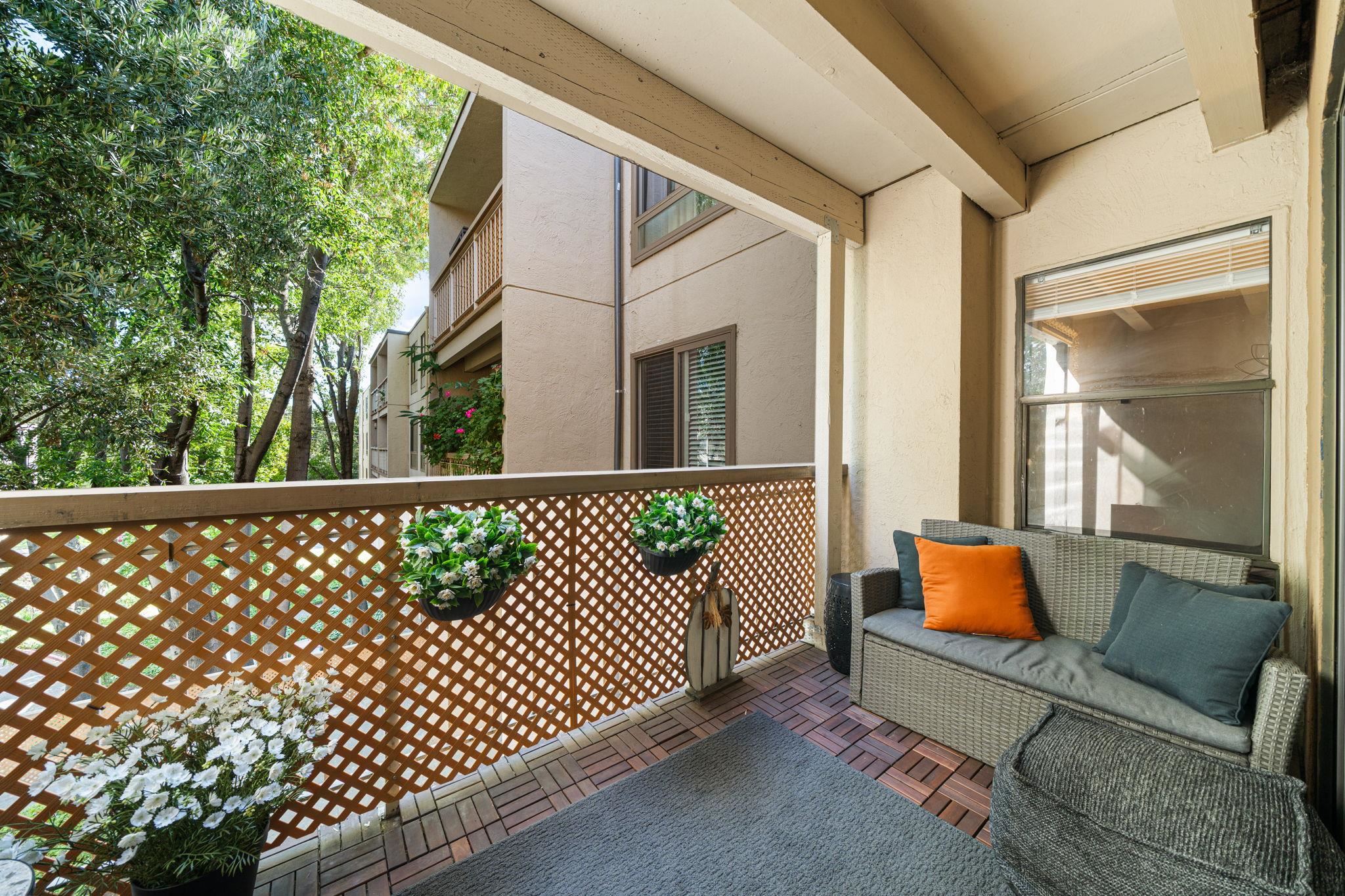 Detail Gallery Image 10 of 24 For 320 N Civic Drive #407,  Walnut Creek,  CA 94596 - 1 Beds | 1 Baths